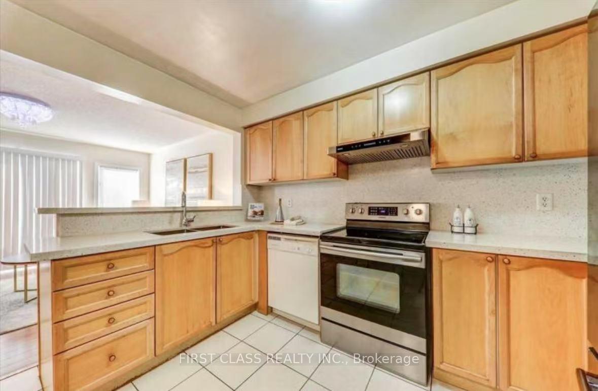 Photo 10 of 45 Cheetah Crescent, Scarborough, Rouge — HOMEH