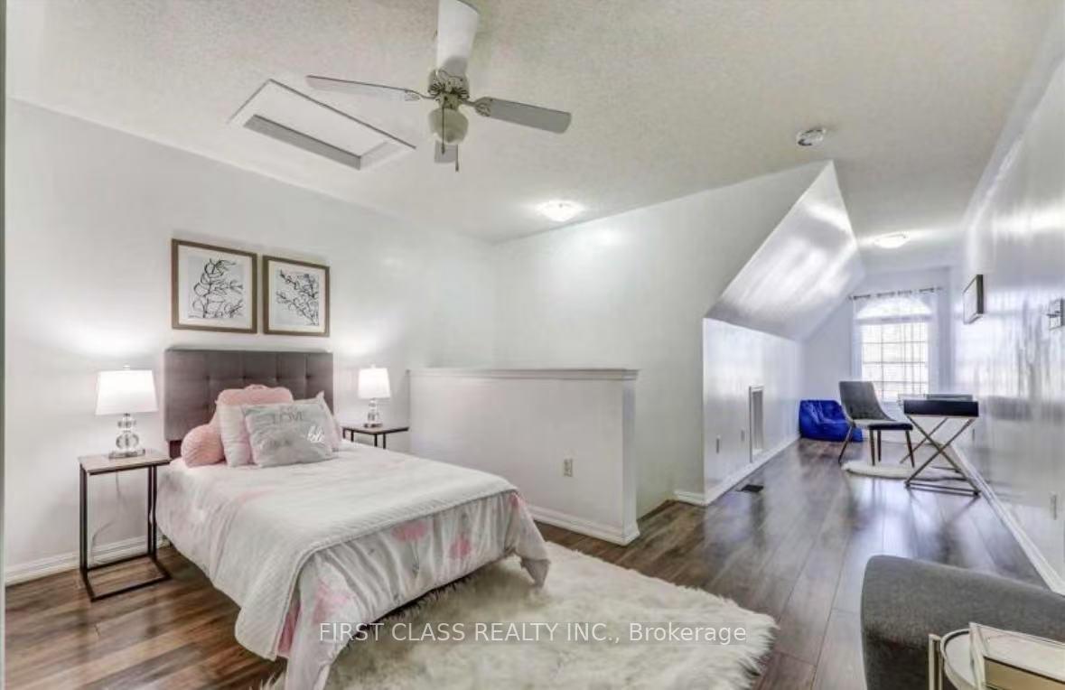 Photo 19 of 45 Cheetah Crescent, Scarborough, Rouge — HOMEH