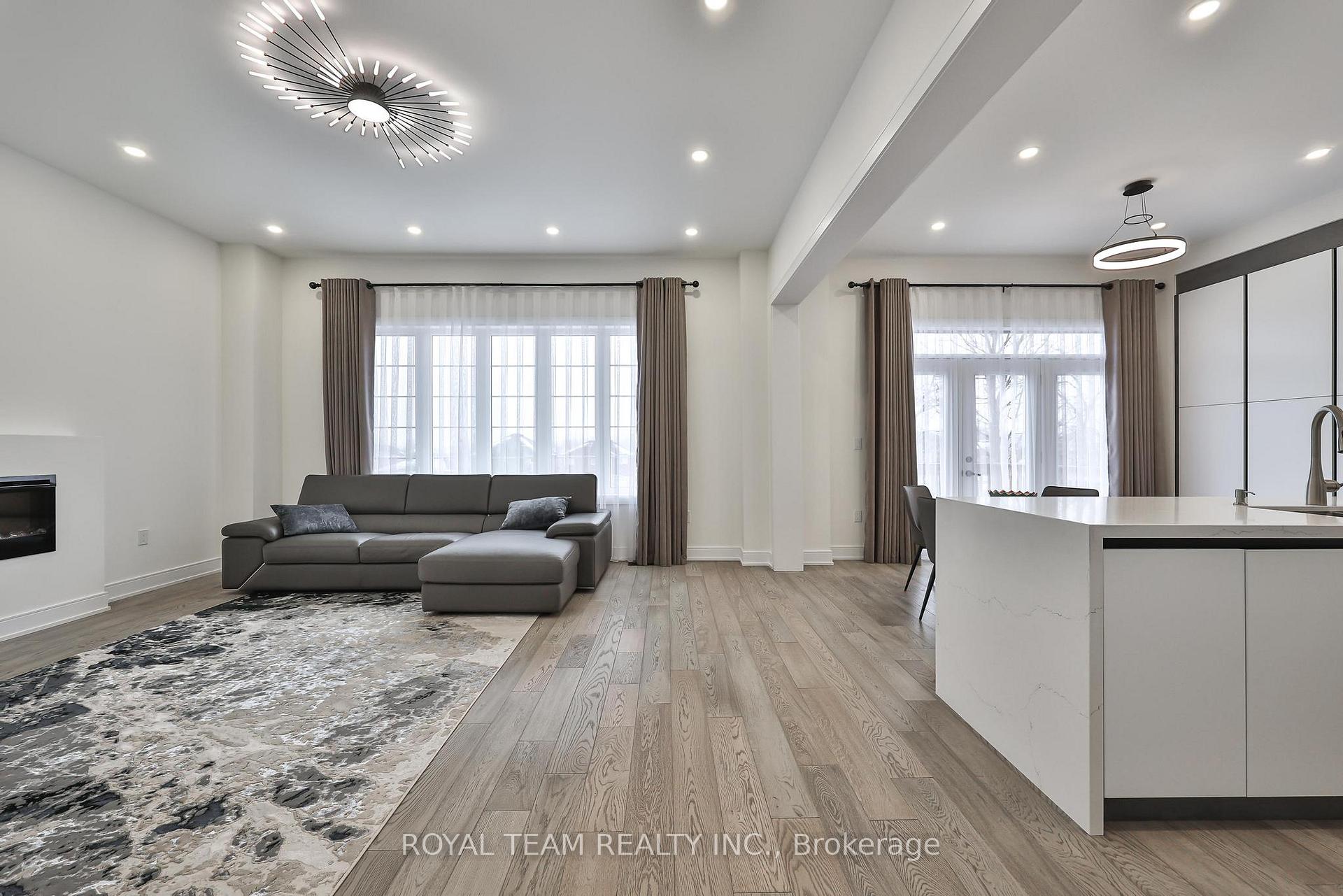 Photo 3 of 1361 Blackmore Street, Innisfil, Alcona — HOMEH