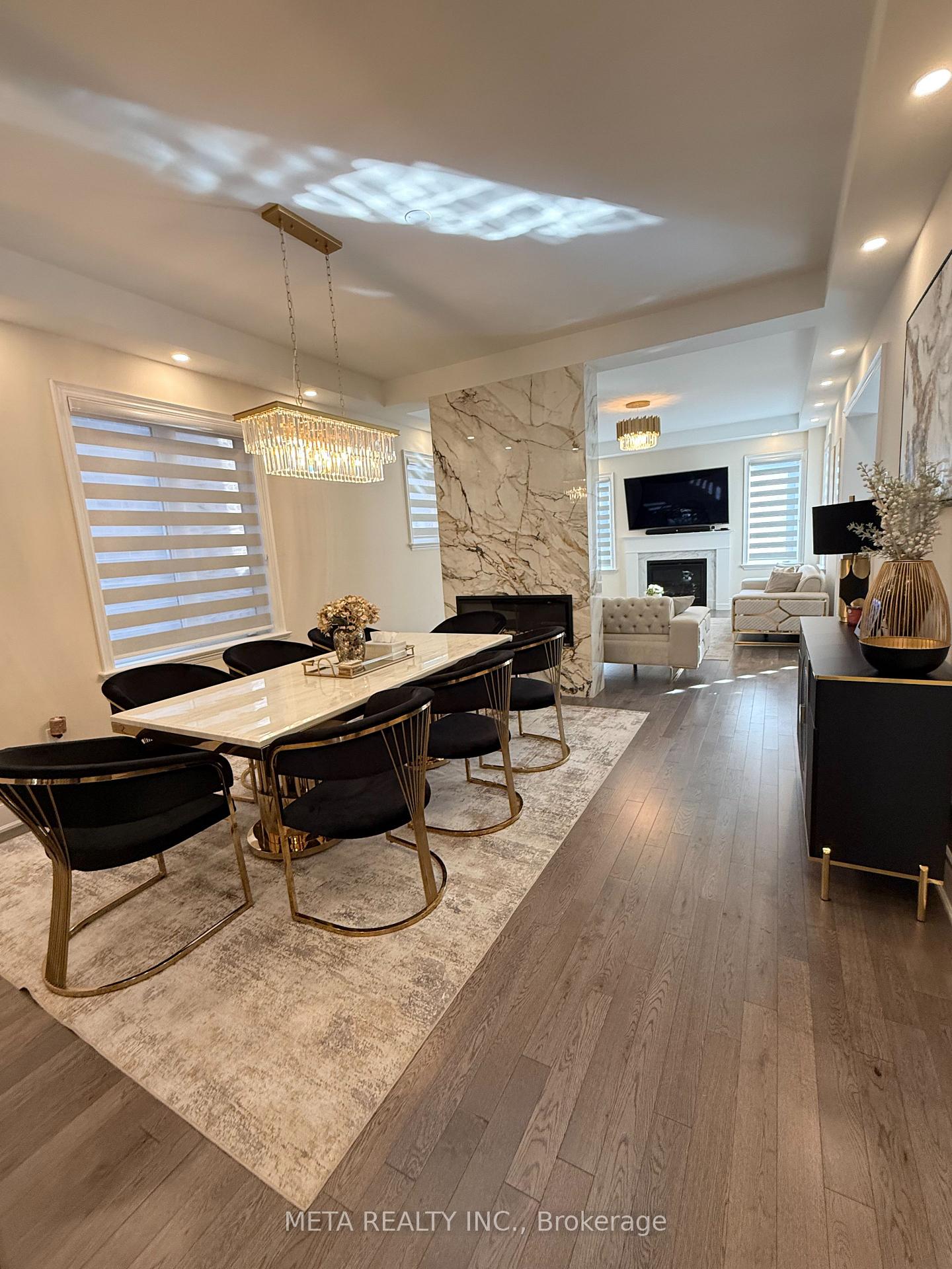 Photo 4 of 1246 Pondside Trail, Oakville, Glen Abbey — HOMEH