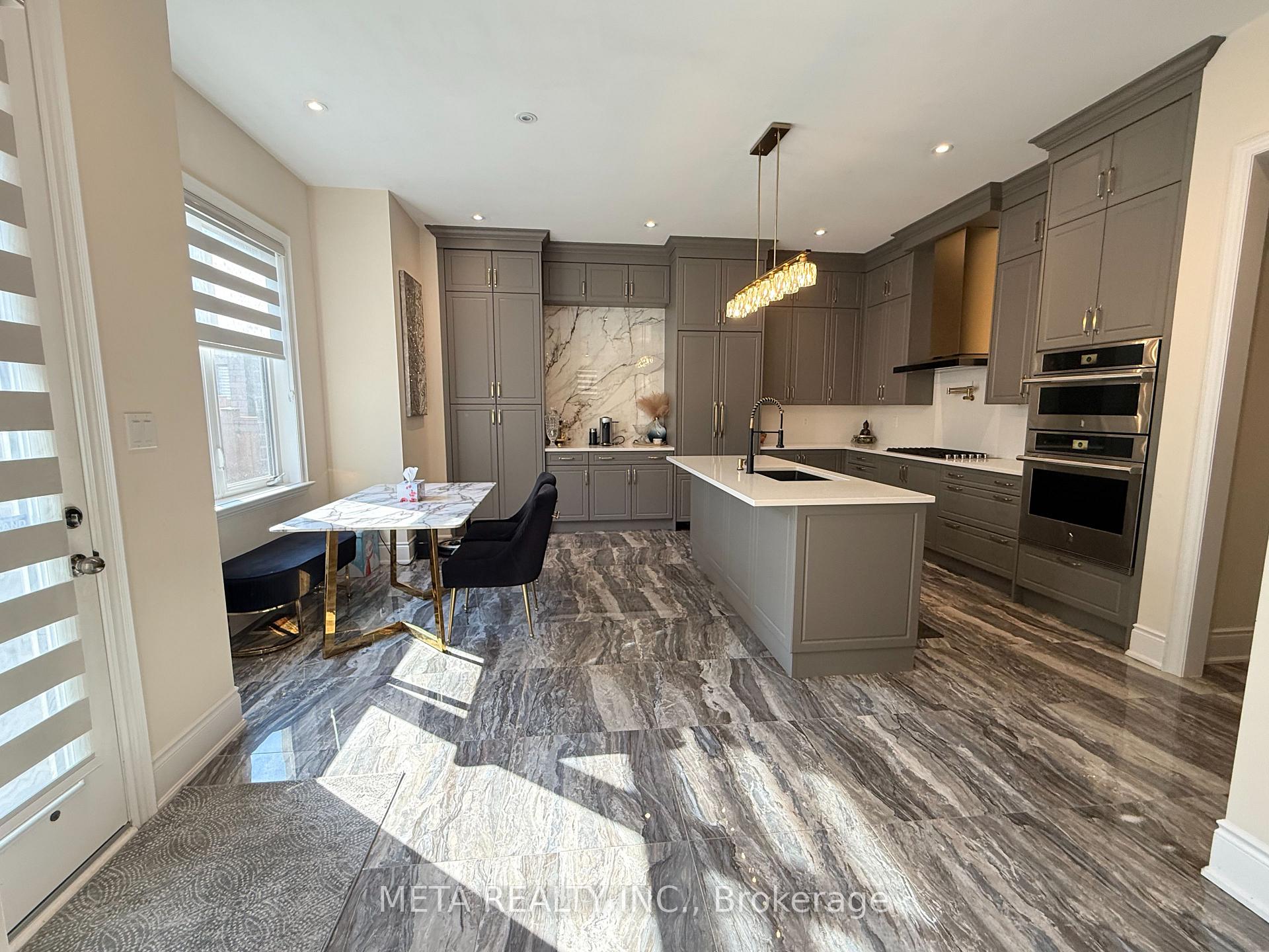Photo 10 of 1246 Pondside Trail, Oakville, Glen Abbey — HOMEH