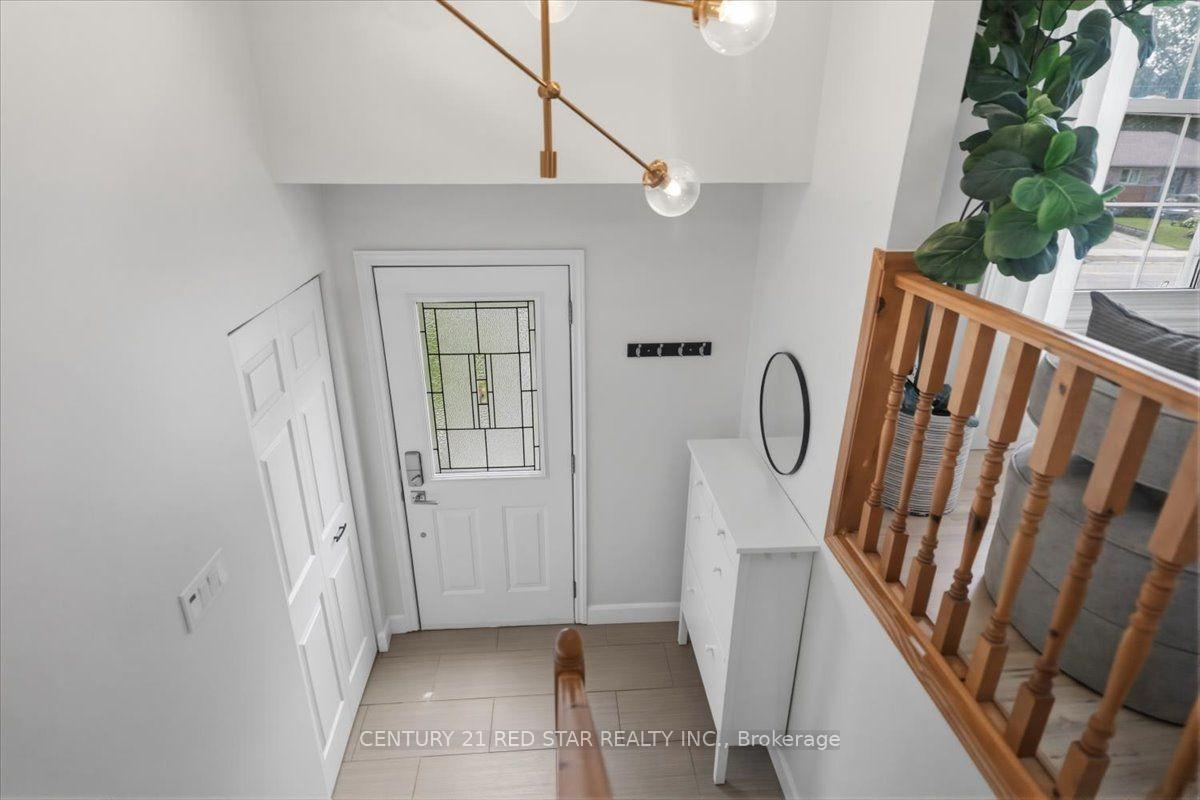 Photo 3 of 475 Forfar Street E, Centre Wellington, Fergus — HOMEH