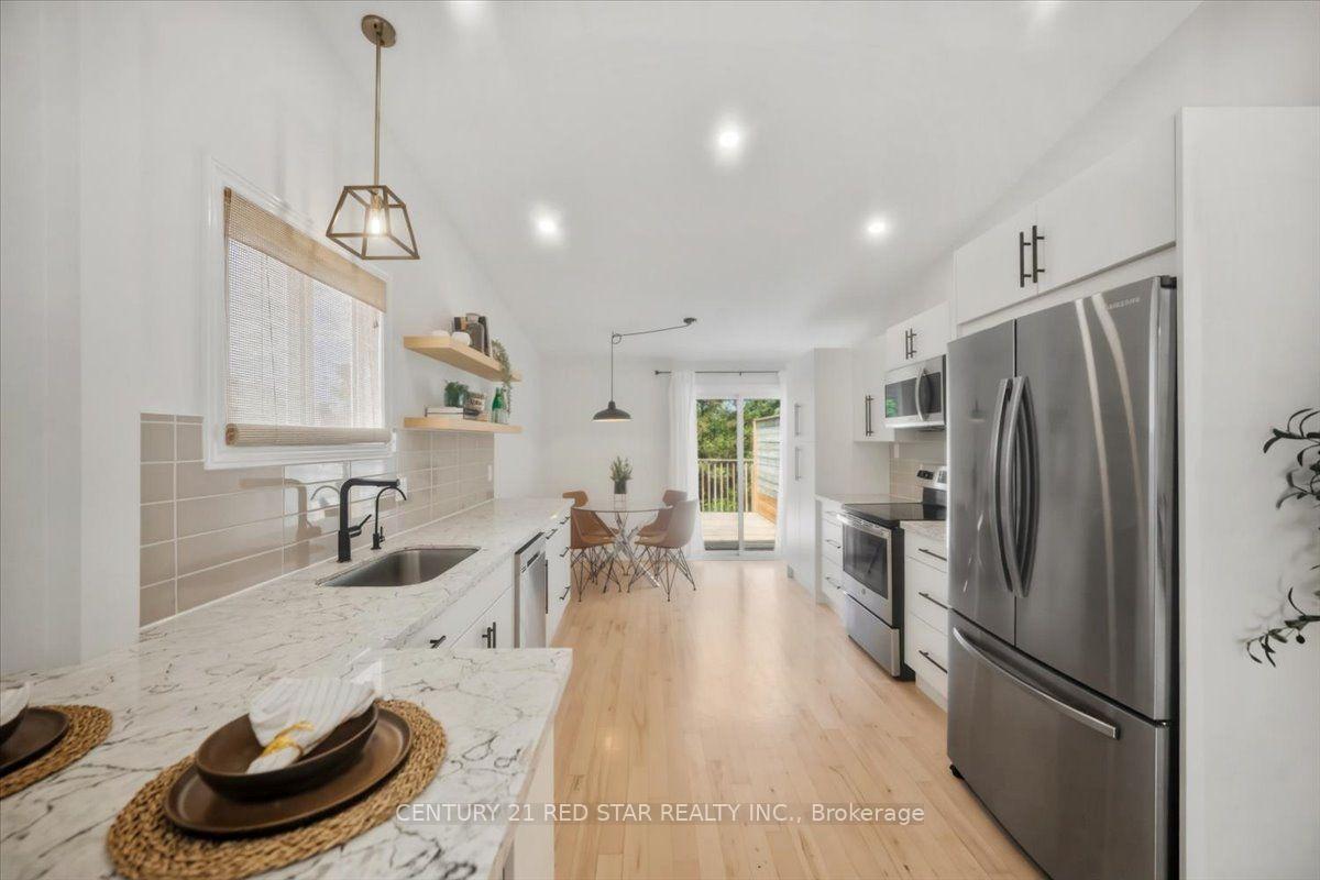 Photo 5 of 475 Forfar Street E, Centre Wellington, Fergus — HOMEH