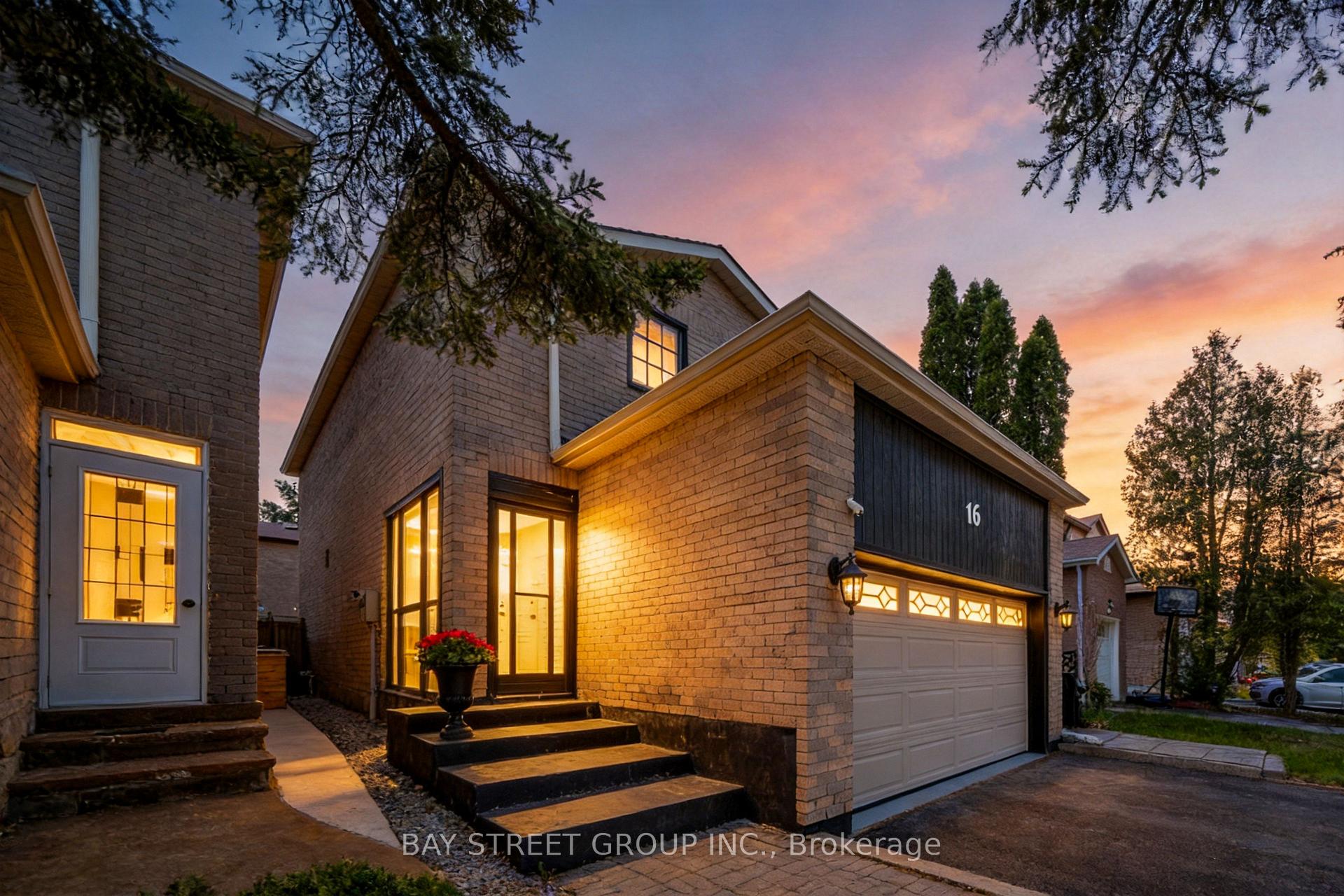 Photo 2 of 16 Chase Court, Markham, Milliken Mills East — HOMEH