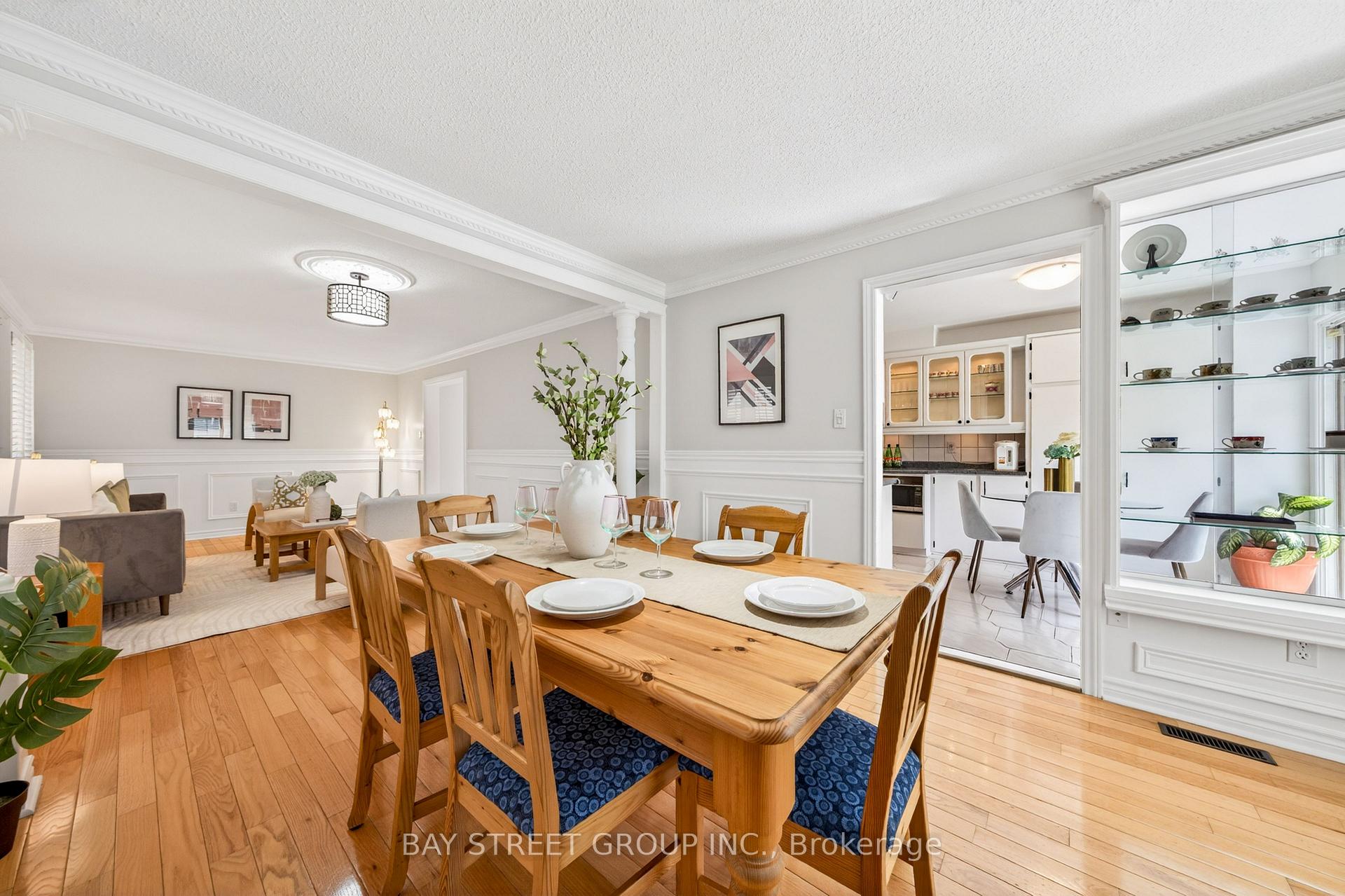 Photo 13 of 16 Chase Court, Markham, Milliken Mills East — HOMEH