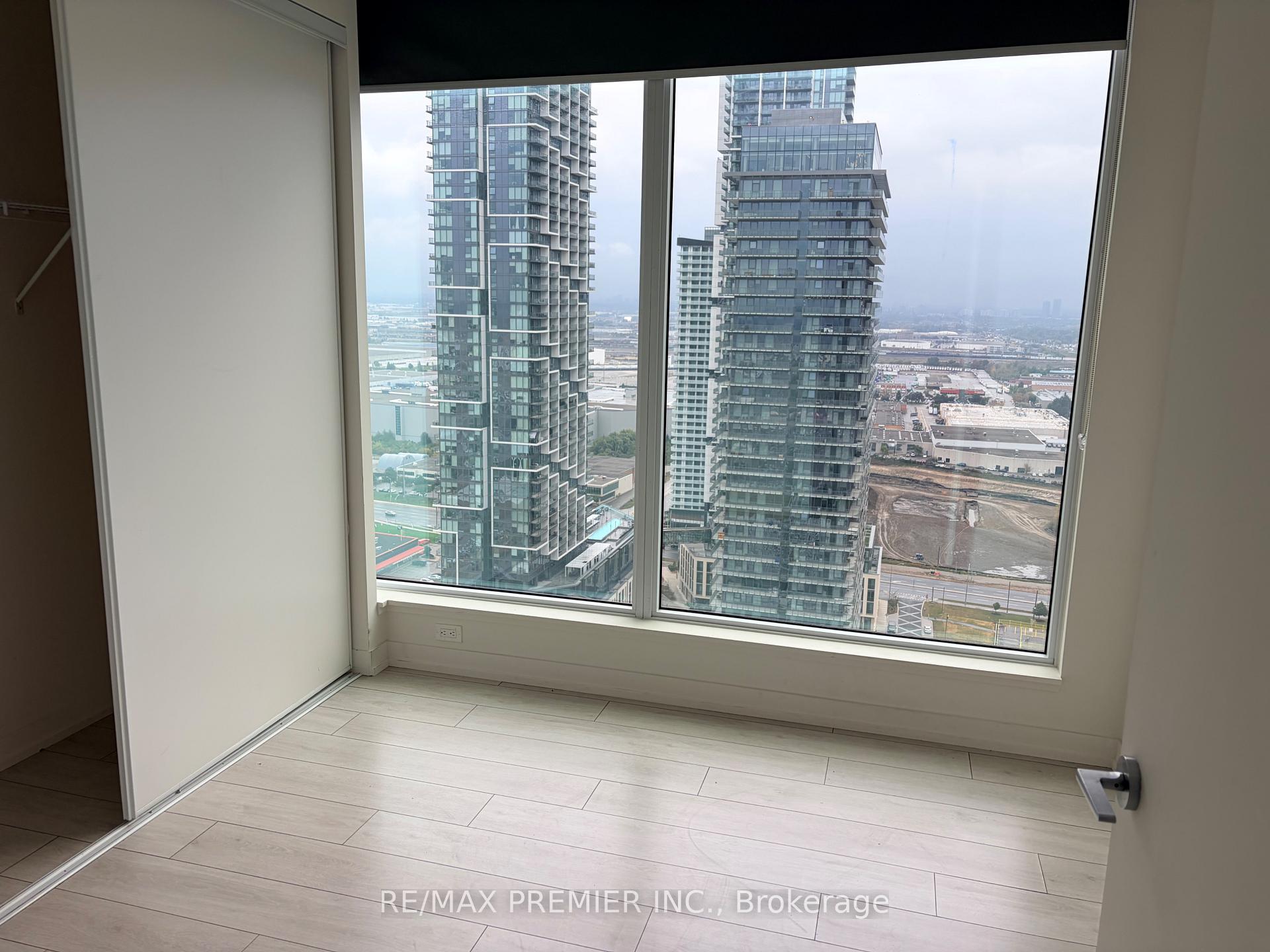 Photo 4 of Unit 3502, 5 Buttermill Avenue, Vaughan, Vaughan Corporate Centre — HOMEH