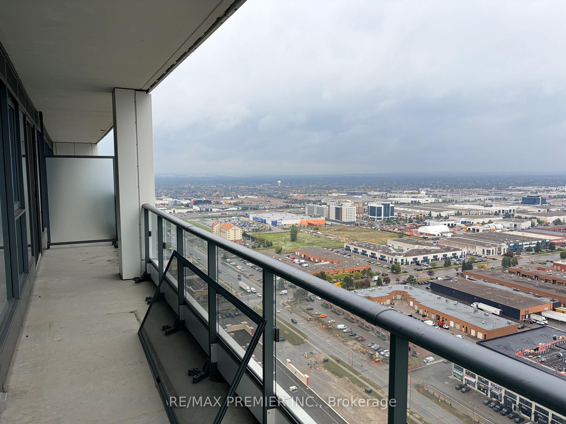 Photo 11 of Unit 3502, 5 Buttermill Avenue, Vaughan, Vaughan Corporate Centre — HOMEH