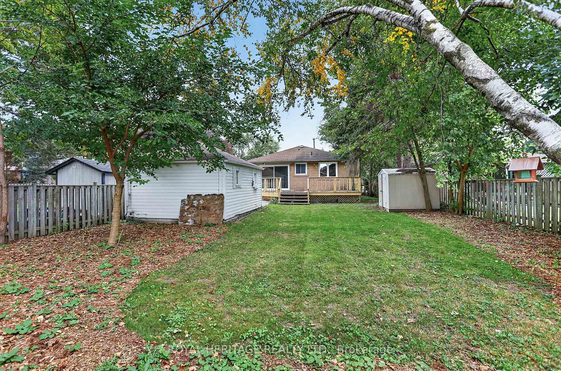 Photo 12 of 914 Donovan Crescent, Whitby, Williamsburg — HOMEH