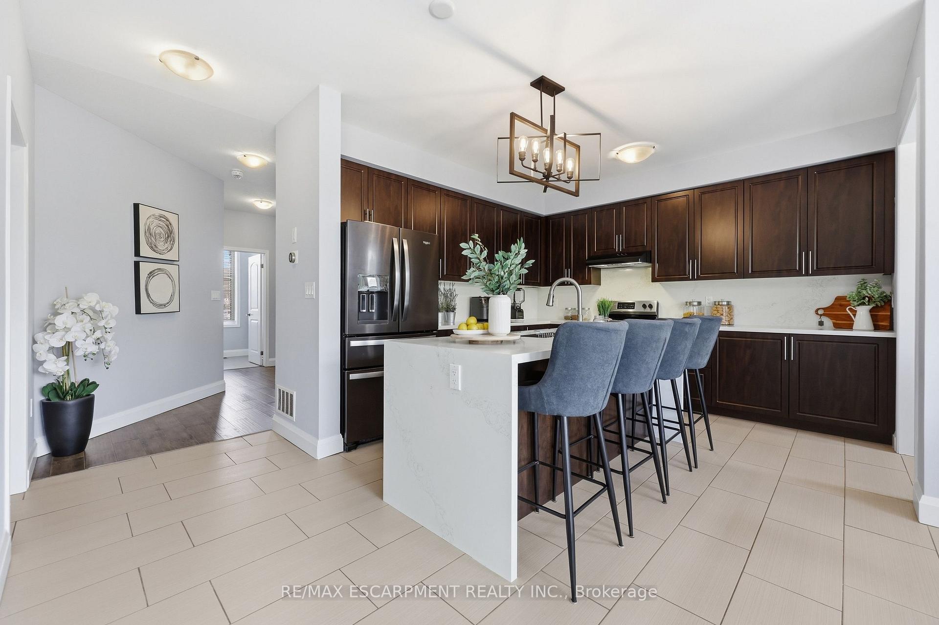 Photo 9 of 47 Larry Crescent, Haldimand — HOMEH