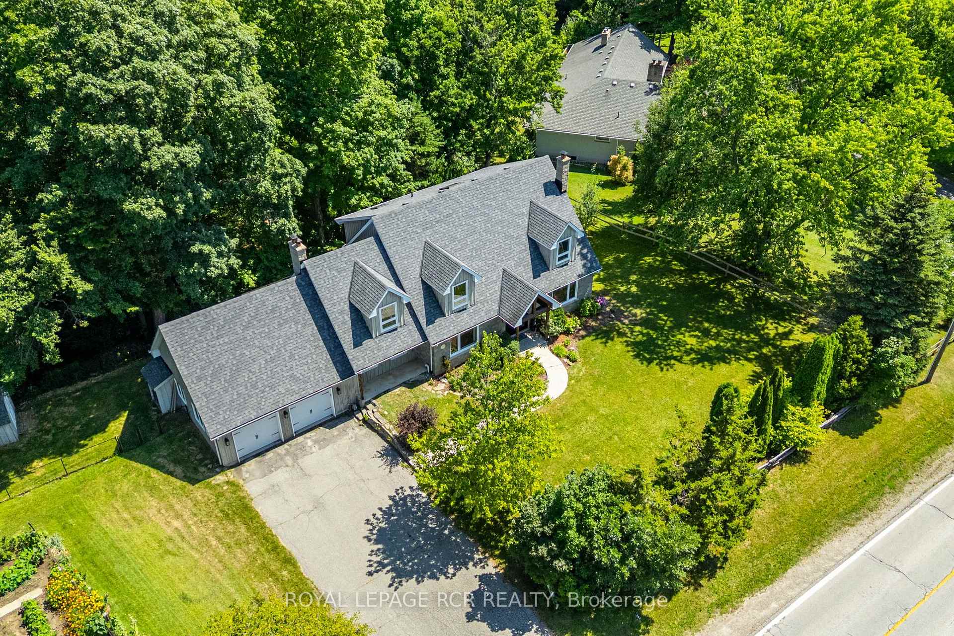 Photo 5 of 163 Confederation Street, Halton Hills, Glen Williams — HOMEH