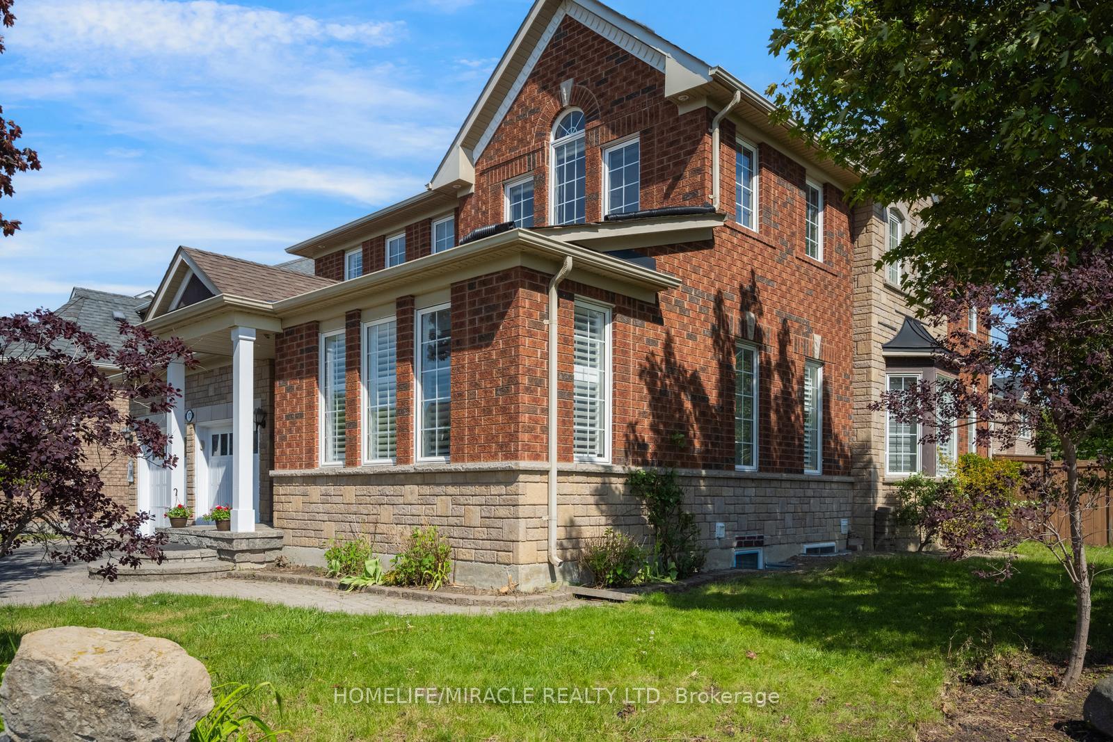 Photo 3 of 17 Latania Boulevard, Brampton, Vales of Castlemore — HOMEH