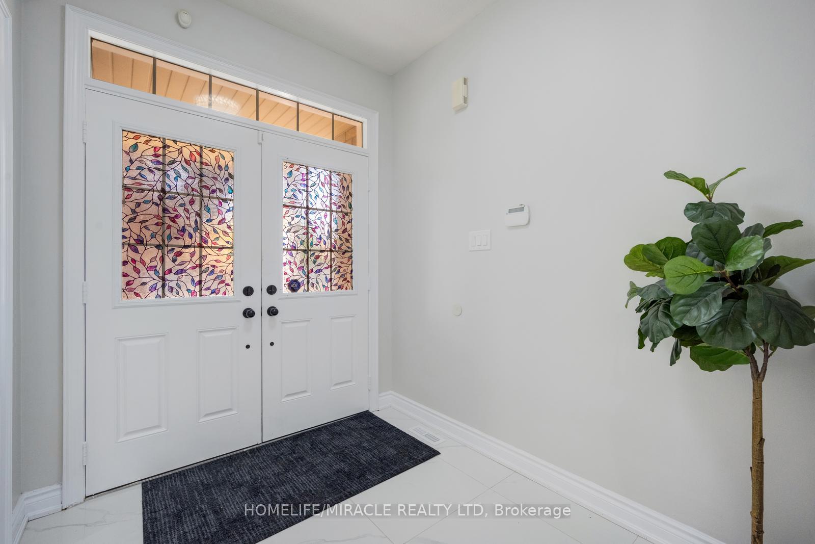 Photo 5 of 17 Latania Boulevard, Brampton, Vales of Castlemore — HOMEH