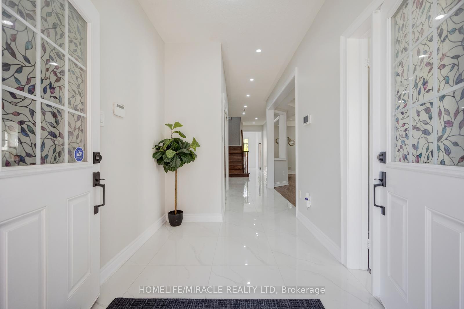 Photo 6 of 17 Latania Boulevard, Brampton, Vales of Castlemore — HOMEH