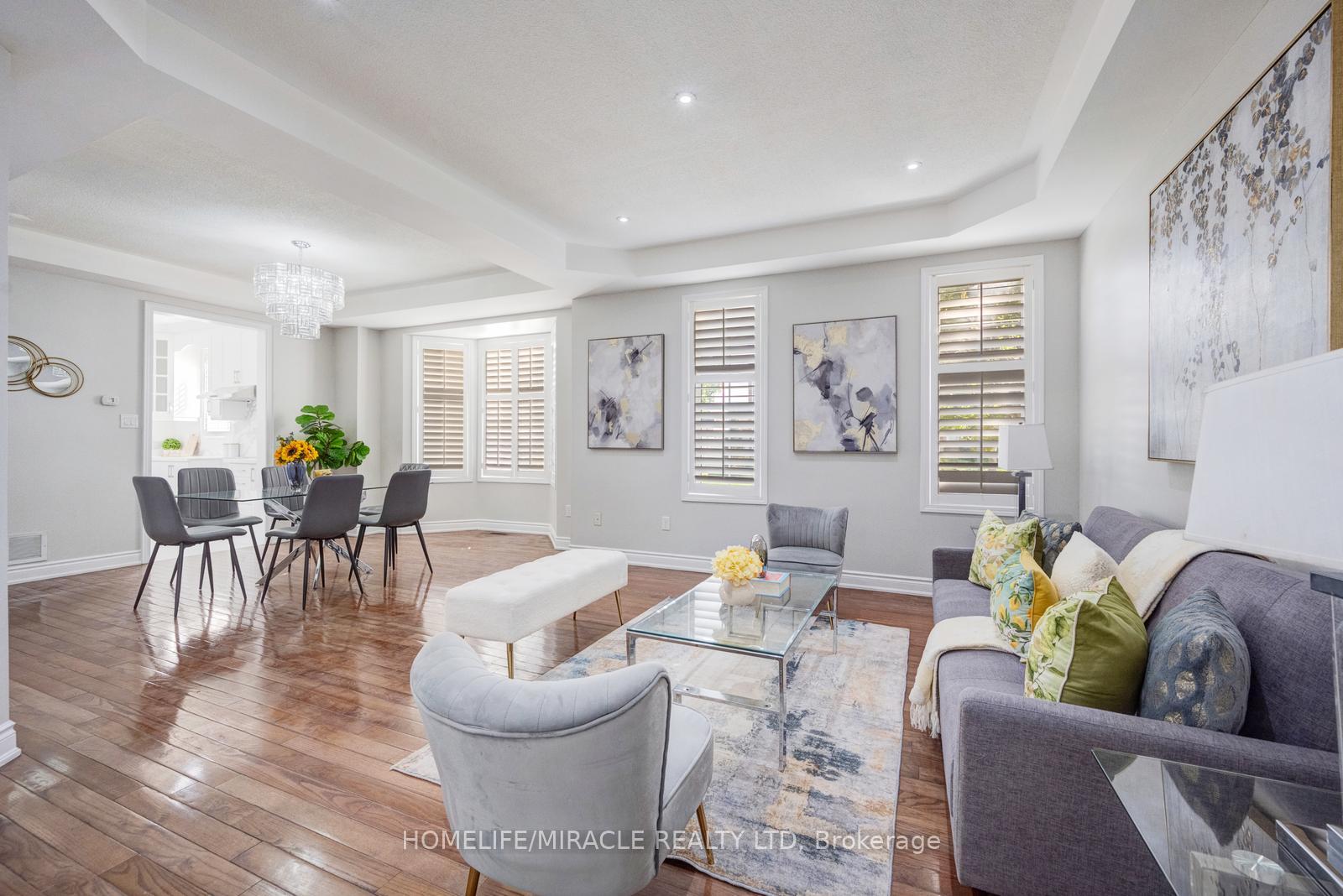 Photo 10 of 17 Latania Boulevard, Brampton, Vales of Castlemore — HOMEH