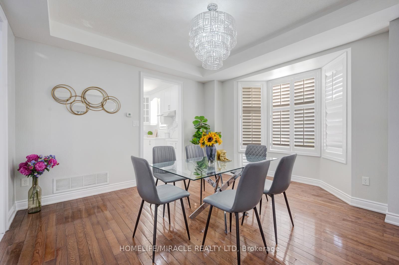 Photo 11 of 17 Latania Boulevard, Brampton, Vales of Castlemore — HOMEH