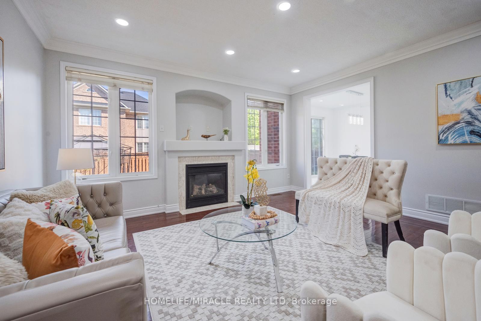Photo 13 of 17 Latania Boulevard, Brampton, Vales of Castlemore — HOMEH