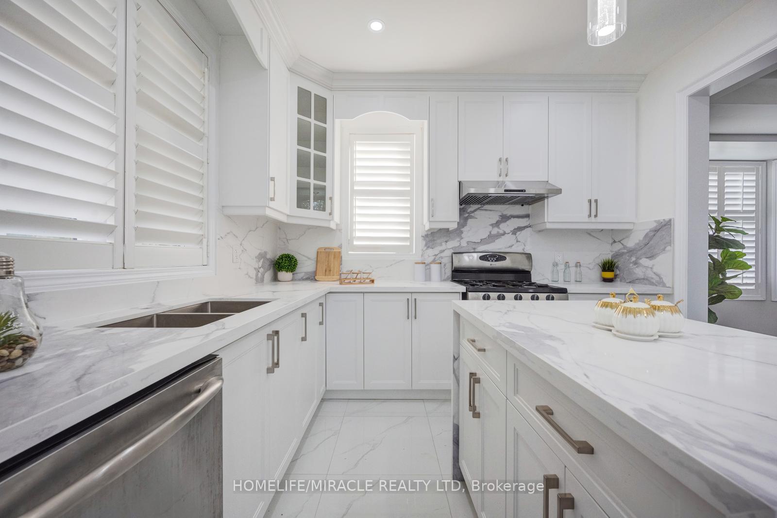 Photo 19 of 17 Latania Boulevard, Brampton, Vales of Castlemore — HOMEH