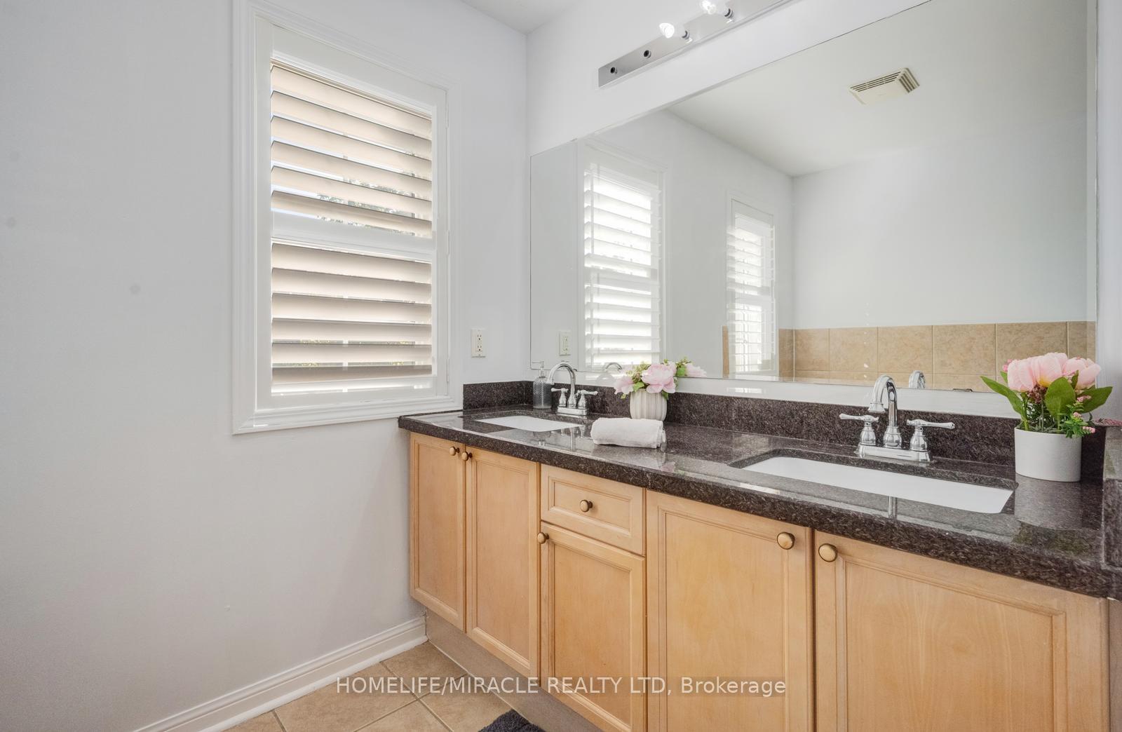 Photo 24 of 17 Latania Boulevard, Brampton, Vales of Castlemore — HOMEH