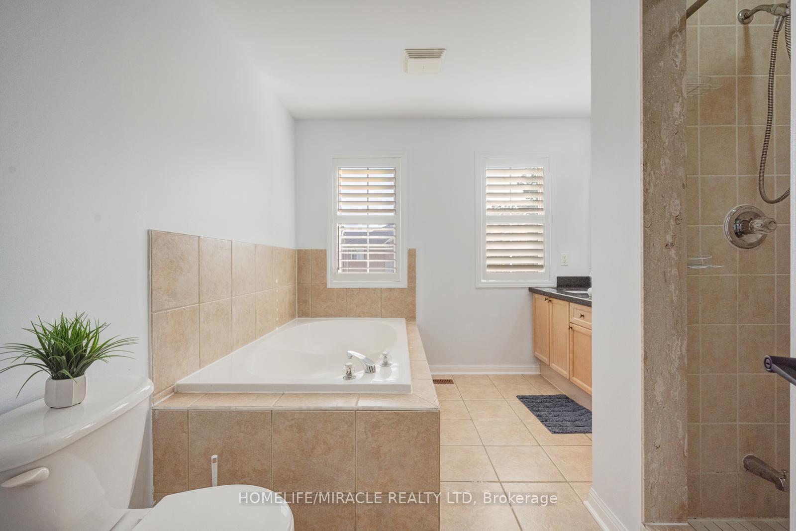 Photo 25 of 17 Latania Boulevard, Brampton, Vales of Castlemore — HOMEH