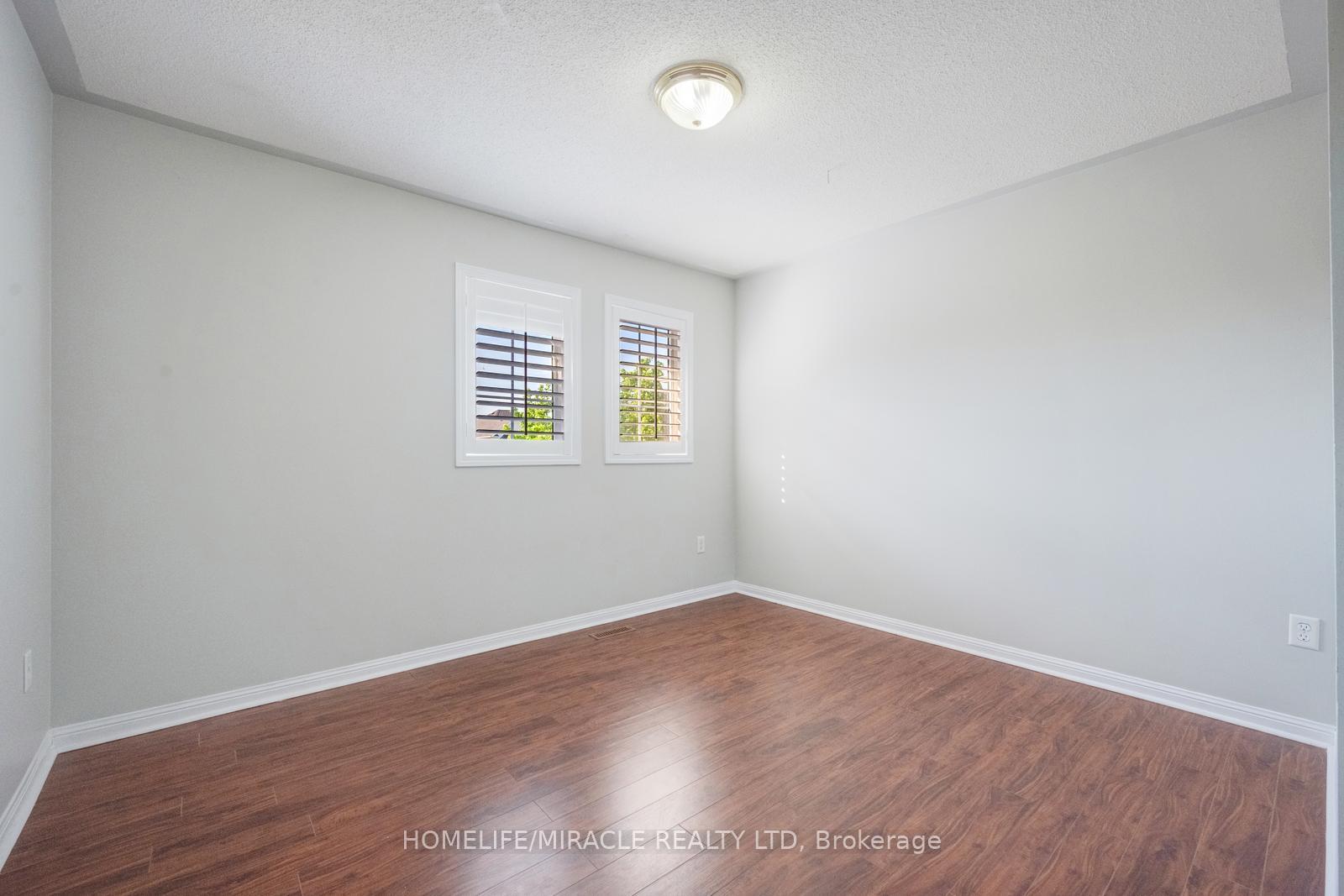 Photo 33 of 17 Latania Boulevard, Brampton, Vales of Castlemore — HOMEH