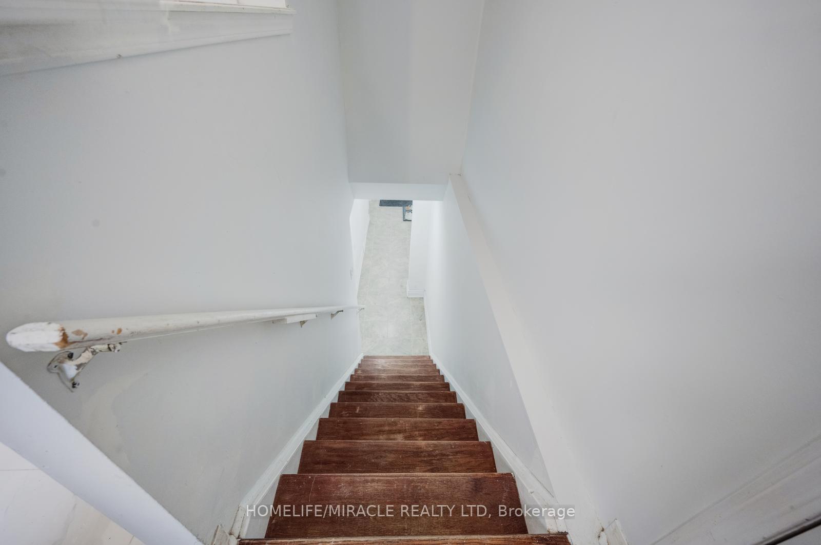Photo 39 of 17 Latania Boulevard, Brampton, Vales of Castlemore — HOMEH