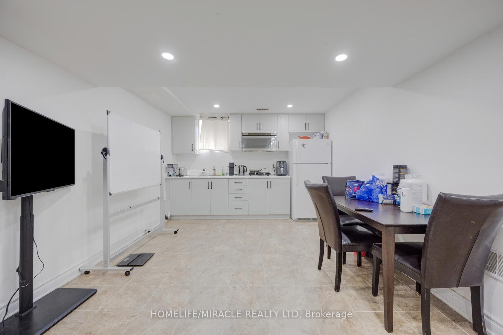 Photo 46 of 17 Latania Boulevard, Brampton, Vales of Castlemore — HOMEH
