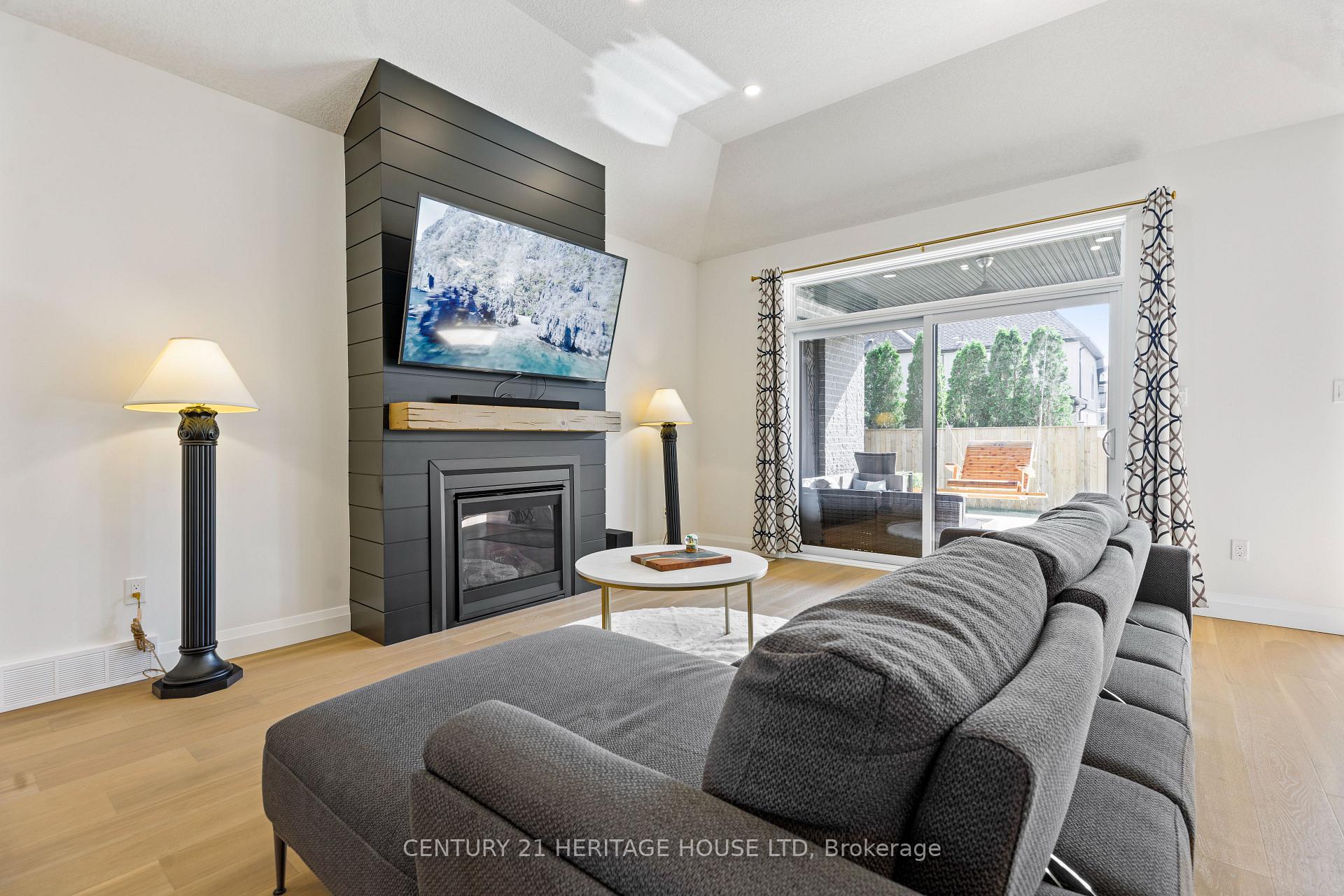 Photo 8 of 4099 Sugarmaple Crossing, London, South V — HOMEH