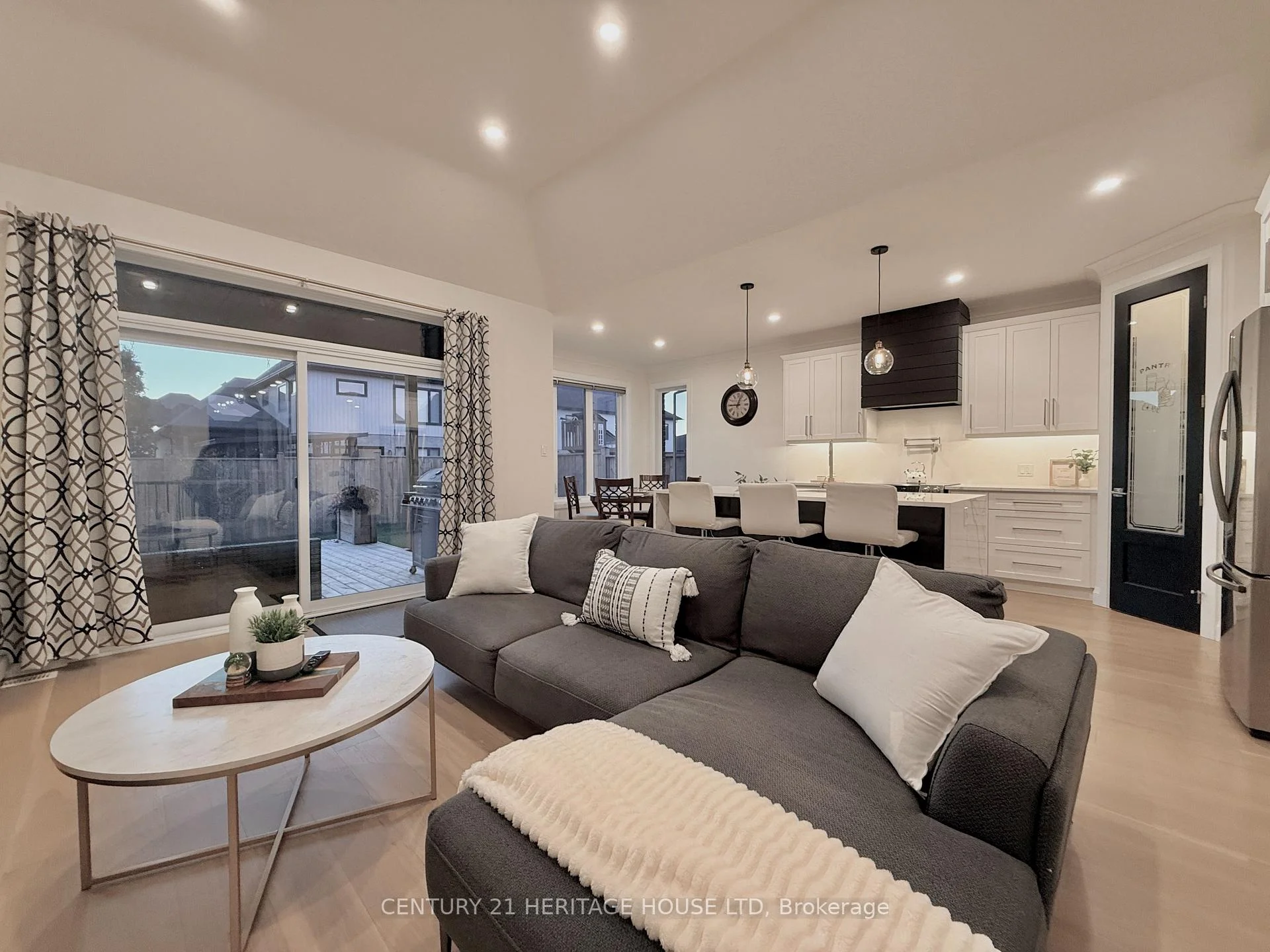 Photo 13 of 4099 Sugarmaple Crossing, London, South V — HOMEH