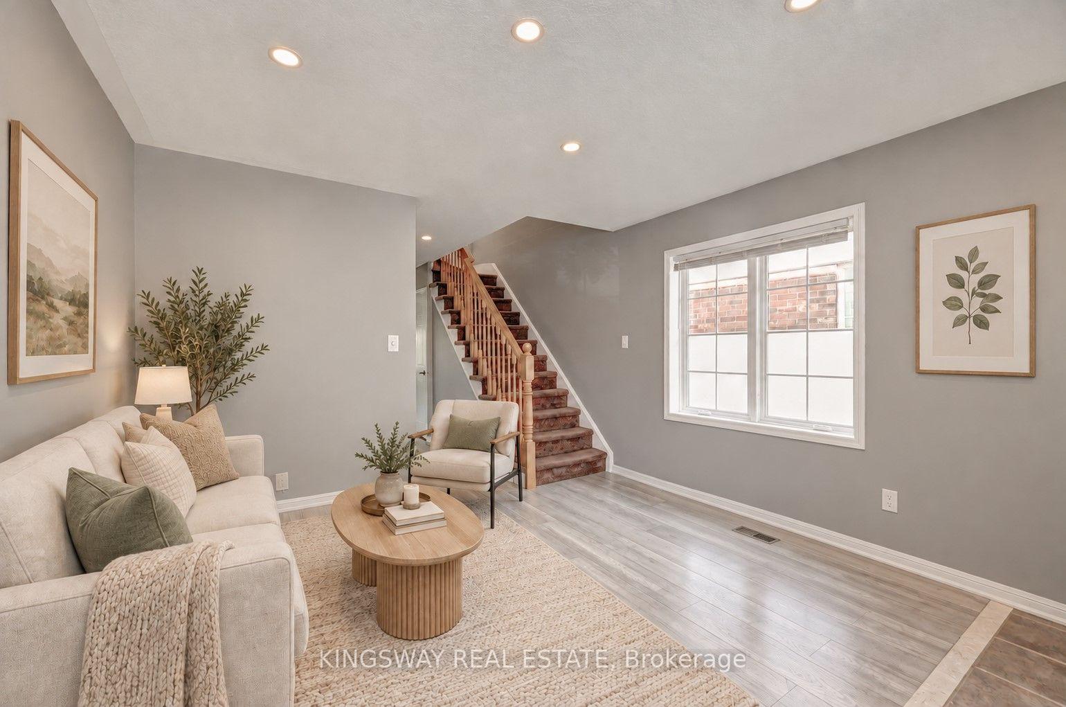Photo 4 of 103 Blackbird Circle, Cambridge, Silver Heights — HOMEH