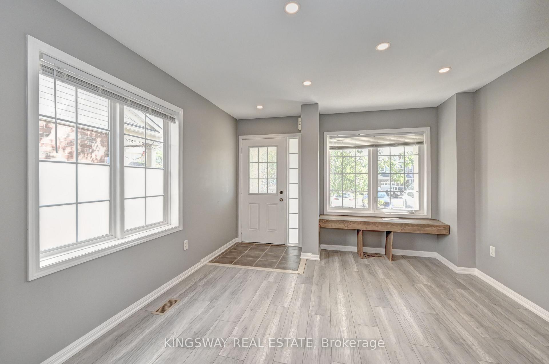 Photo 10 of 103 Blackbird Circle, Cambridge, Silver Heights — HOMEH