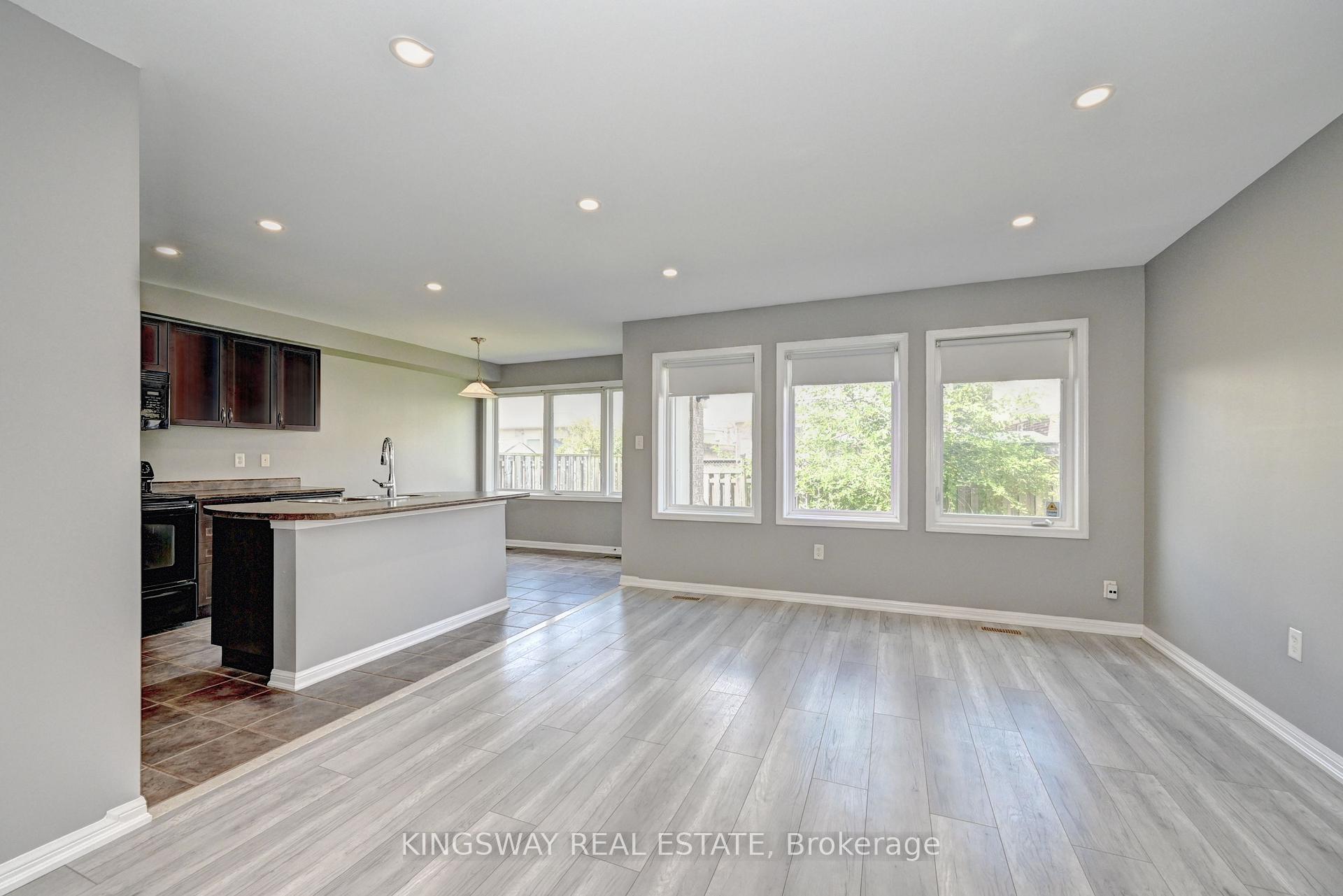 Photo 15 of 103 Blackbird Circle, Cambridge, Silver Heights — HOMEH