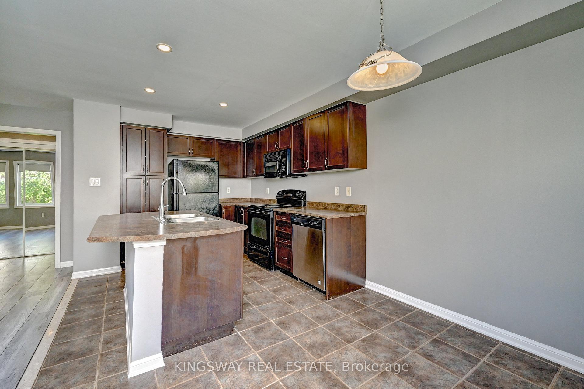 Photo 19 of 103 Blackbird Circle, Cambridge, Silver Heights — HOMEH