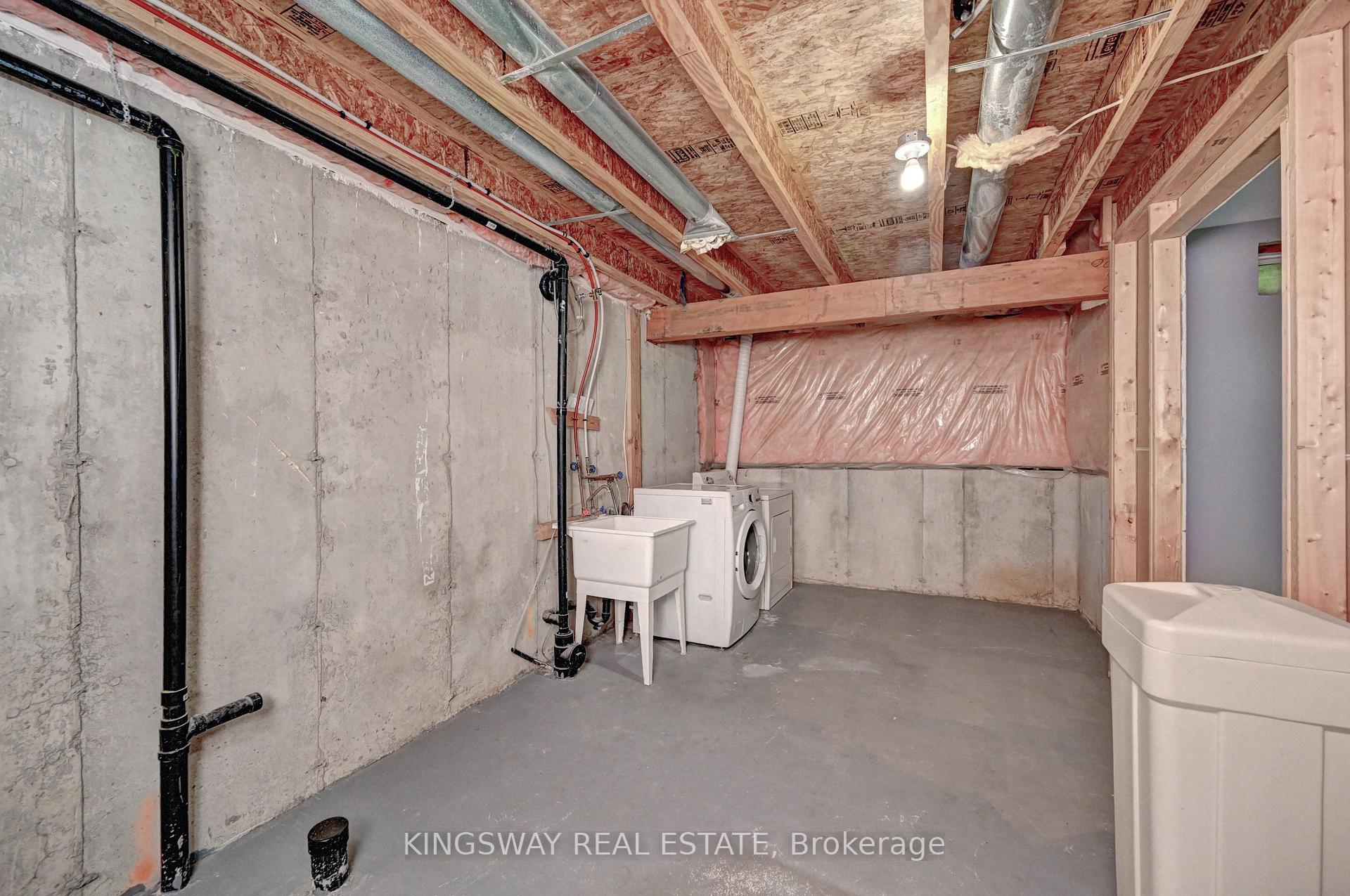 Photo 20 of 103 Blackbird Circle, Cambridge, Silver Heights — HOMEH