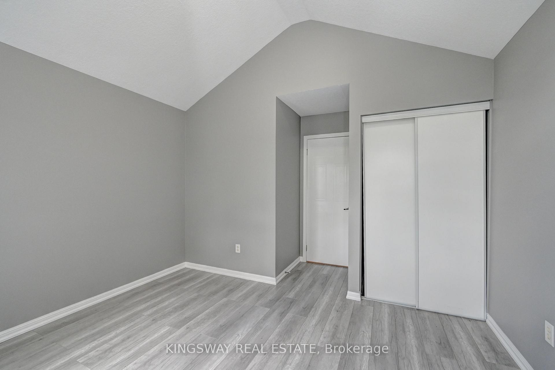 Photo 30 of 103 Blackbird Circle, Cambridge, Silver Heights — HOMEH