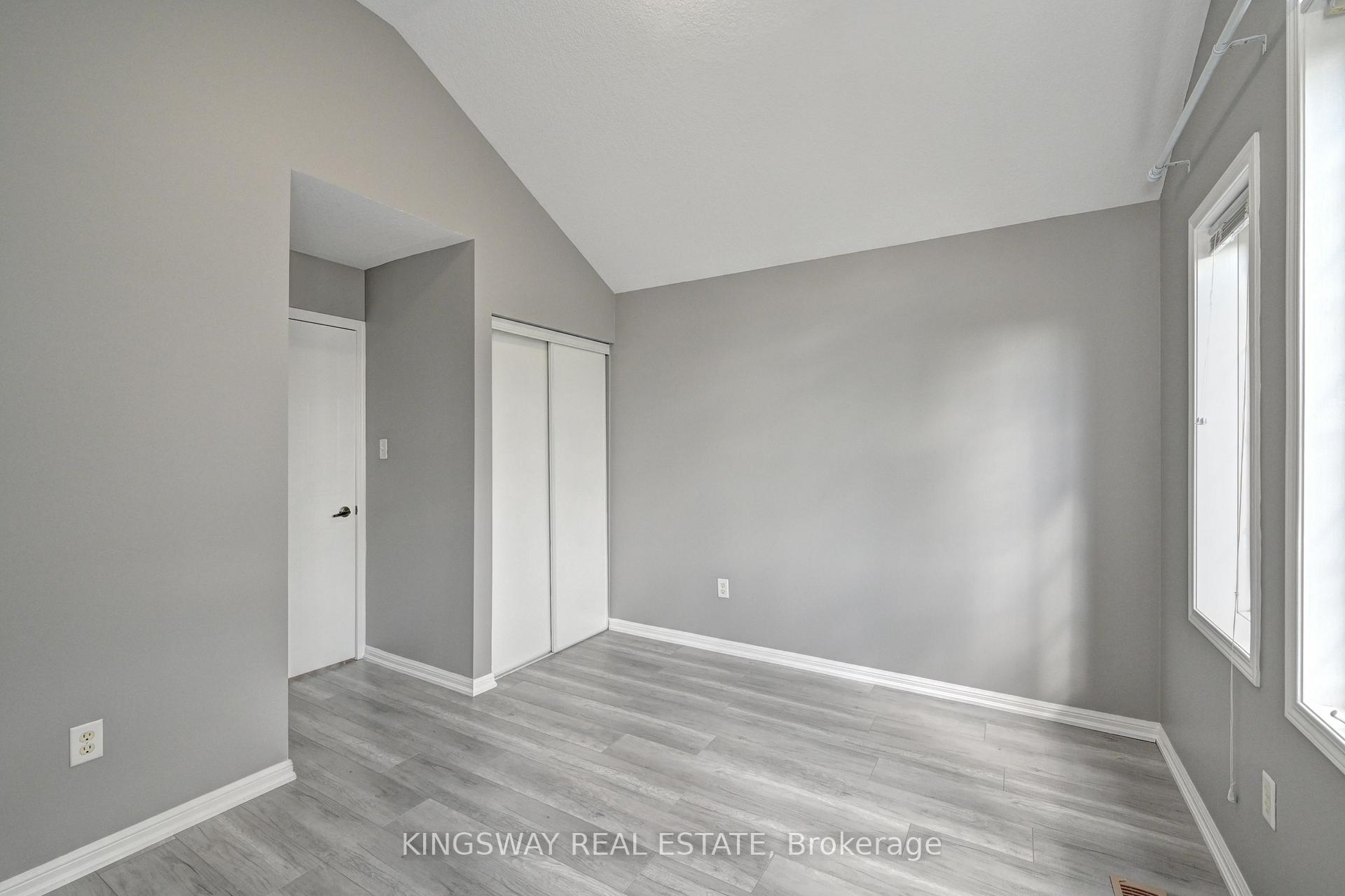 Photo 31 of 103 Blackbird Circle, Cambridge, Silver Heights — HOMEH