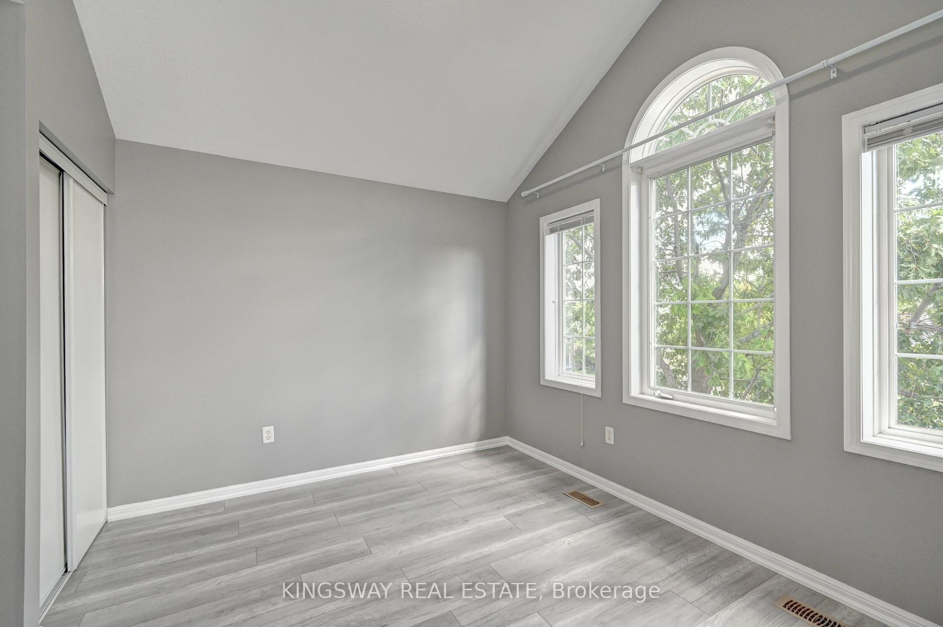 Photo 32 of 103 Blackbird Circle, Cambridge, Silver Heights — HOMEH