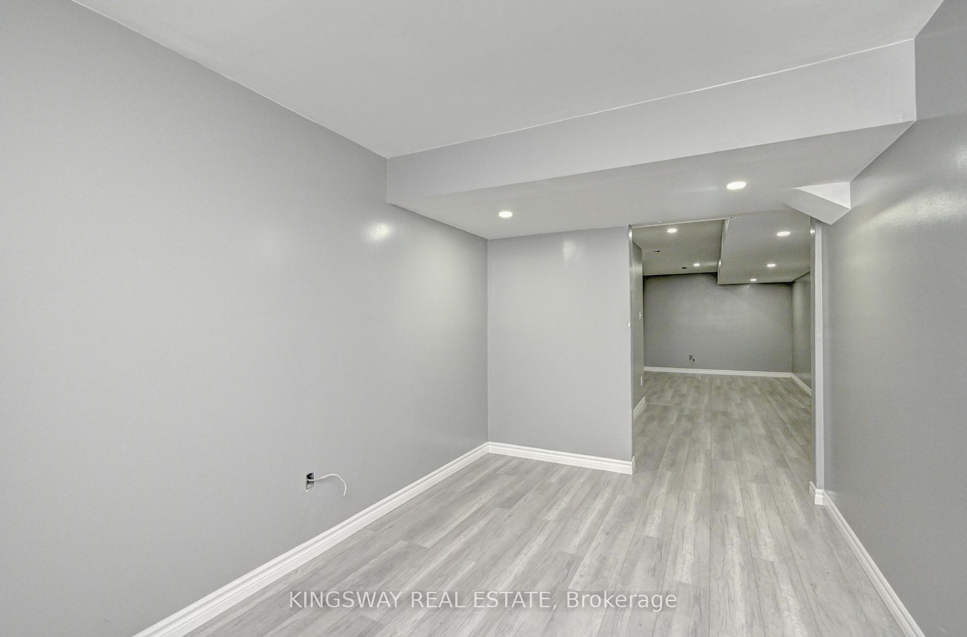 Photo 36 of 103 Blackbird Circle, Cambridge, Silver Heights — HOMEH