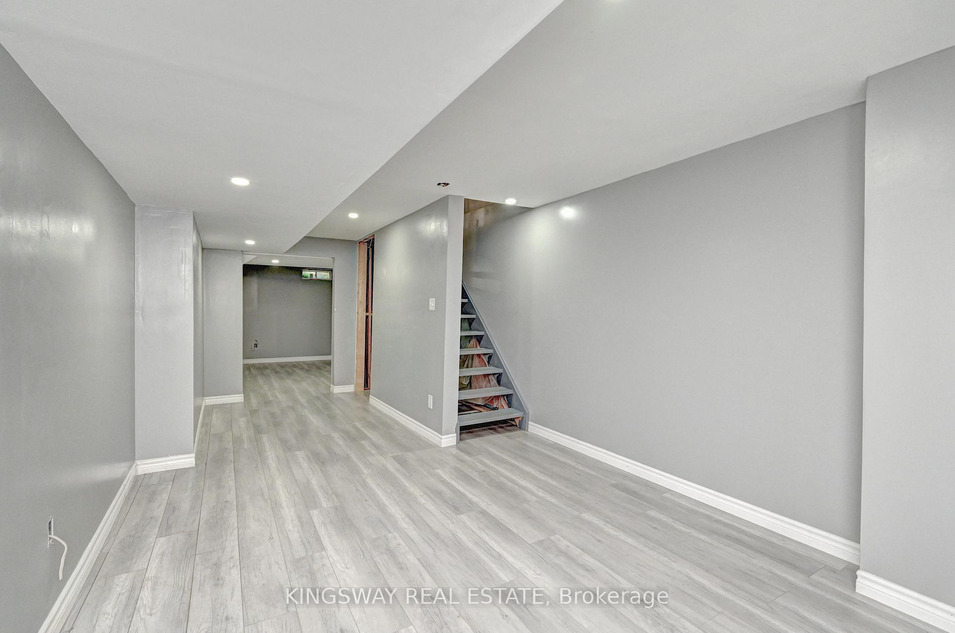 Photo 37 of 103 Blackbird Circle, Cambridge, Silver Heights — HOMEH