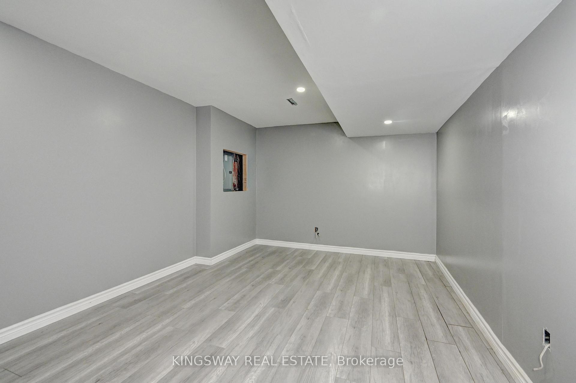 Photo 38 of 103 Blackbird Circle, Cambridge, Silver Heights — HOMEH