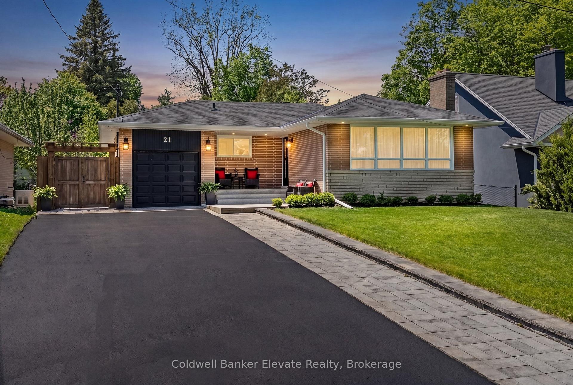 Photo 2 of 21 Market Street, Halton Hills, Georgetown — HOMEH
