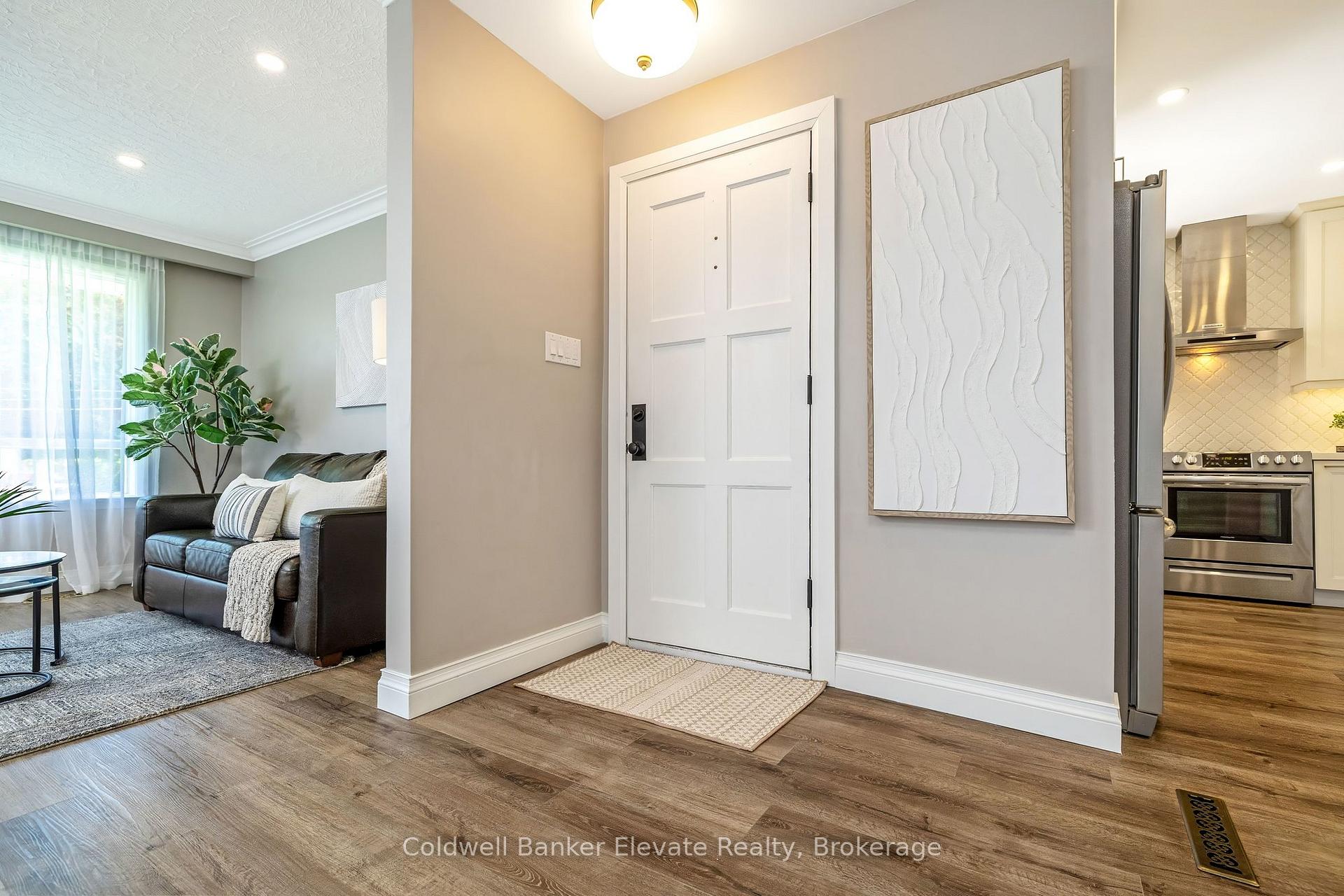 Photo 5 of 21 Market Street, Halton Hills, Georgetown — HOMEH