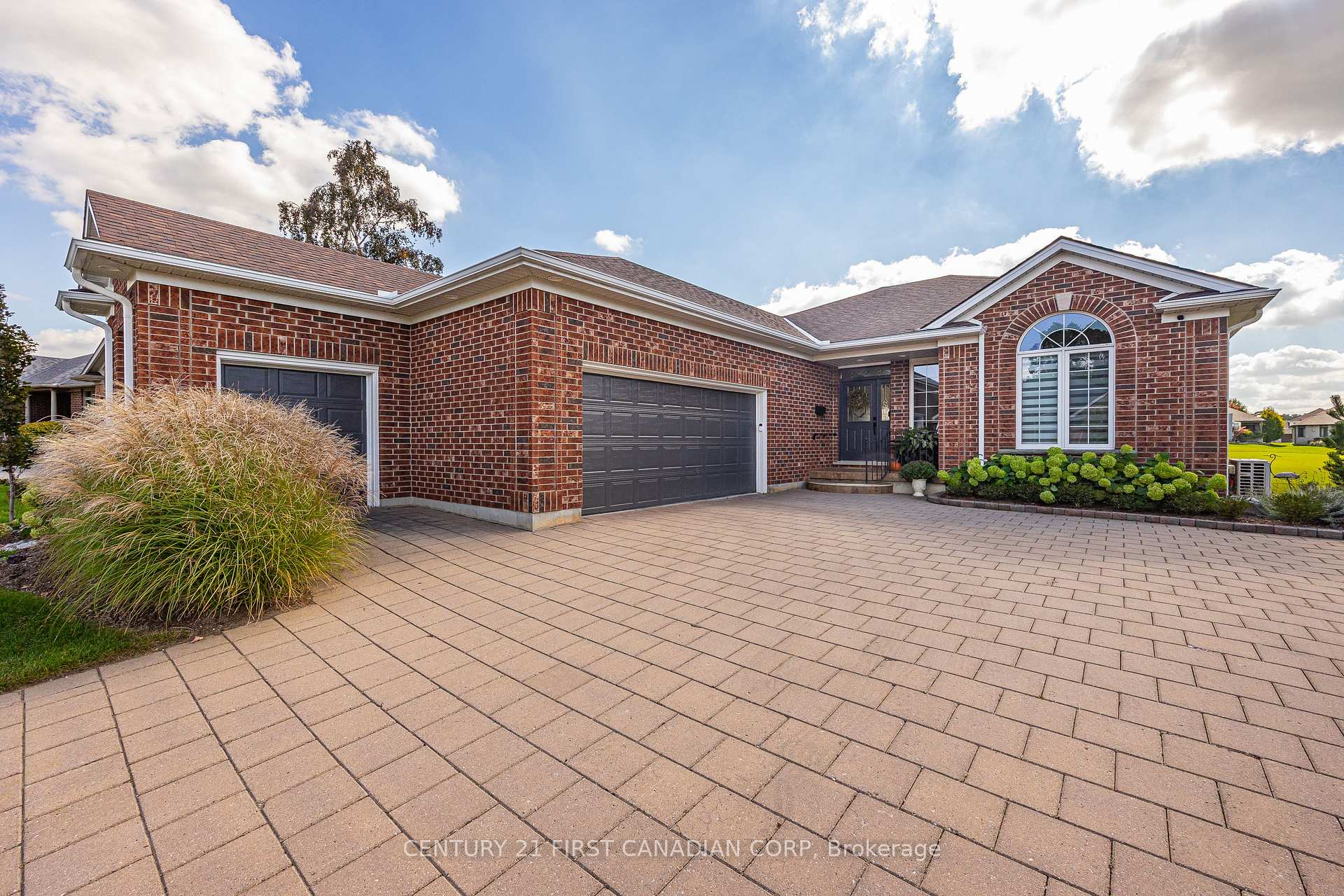 Photo 2 of 1048 Sandy Somerville Drive, London, South A — HOMEH