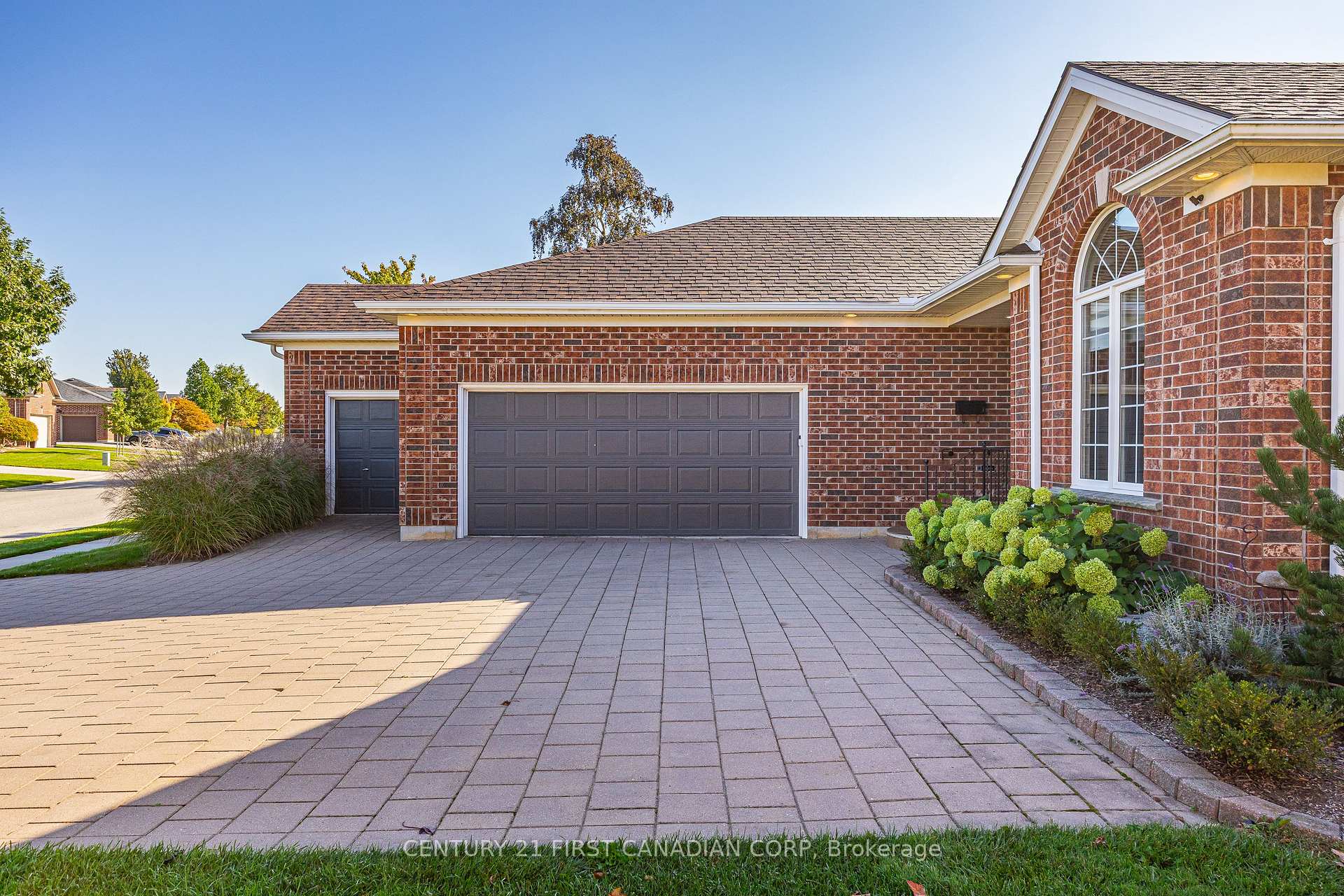 Photo 4 of 1048 Sandy Somerville Drive, London, South A — HOMEH