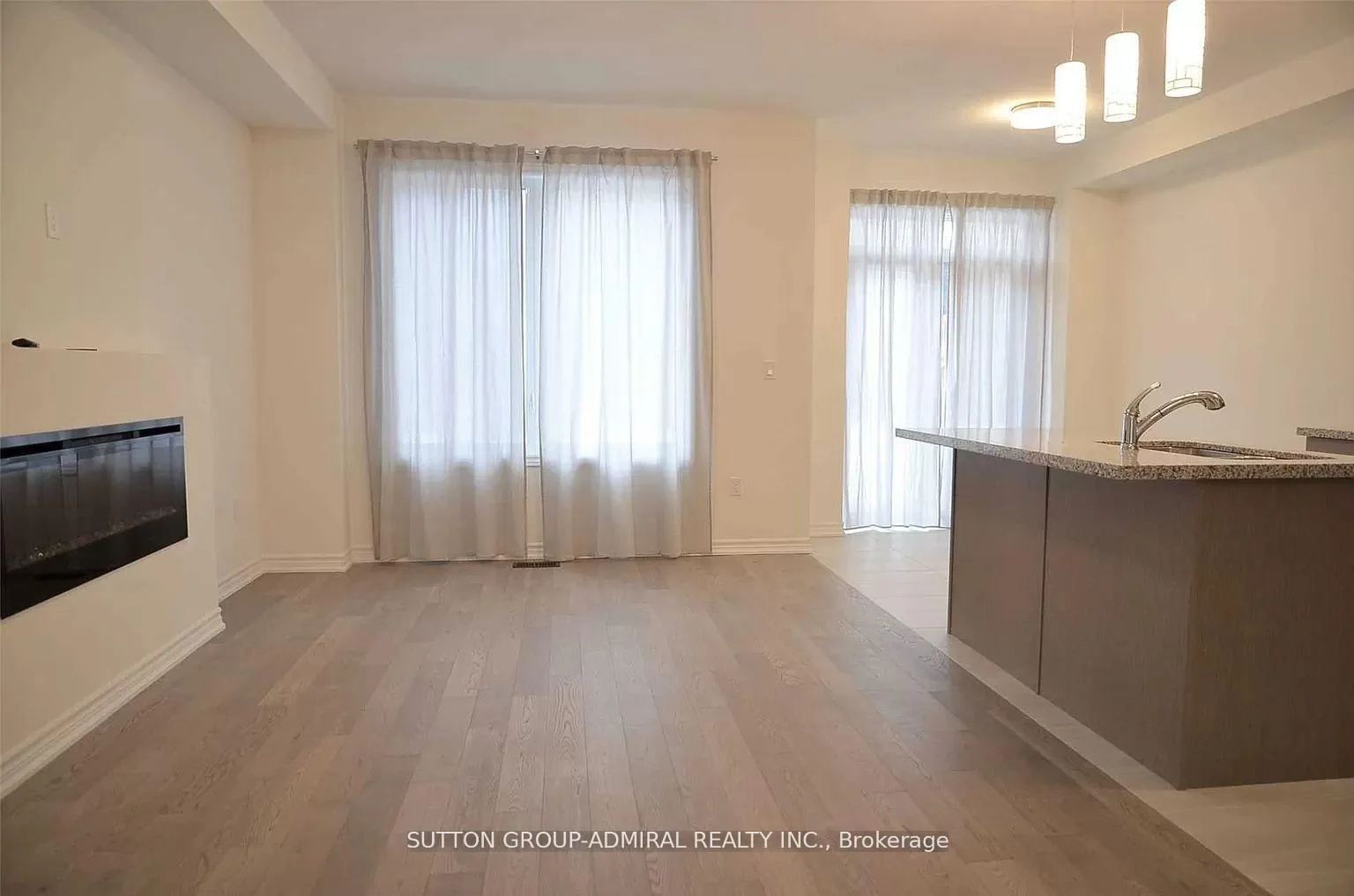 Photo 3 of 1475 Blackmore Street, Innisfil, Alcona — HOMEH