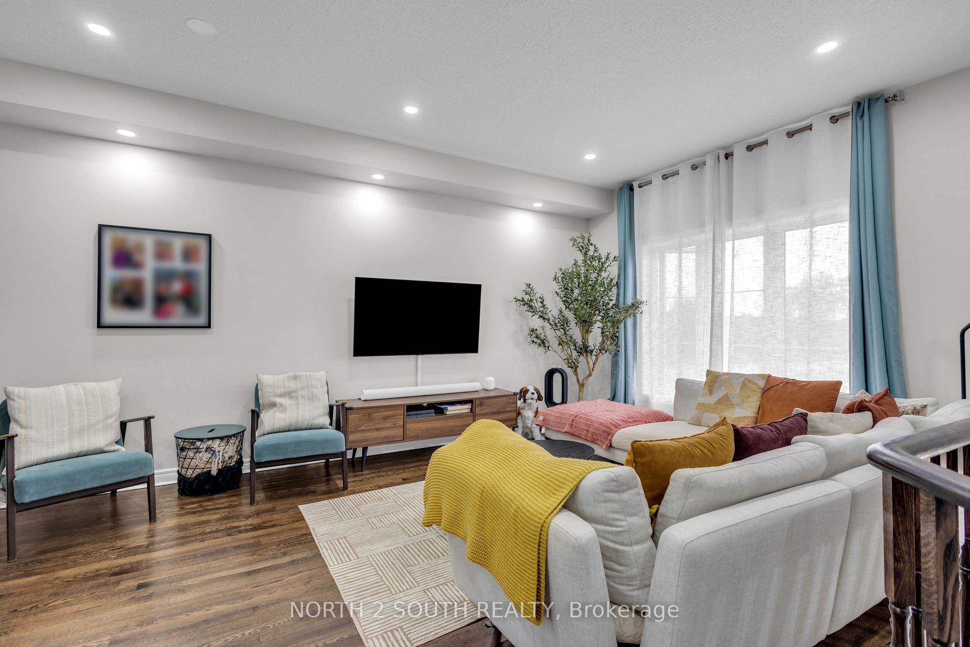 Photo 7 of 110 Grand Trunk Avenue, Vaughan, Patterson — HOMEH