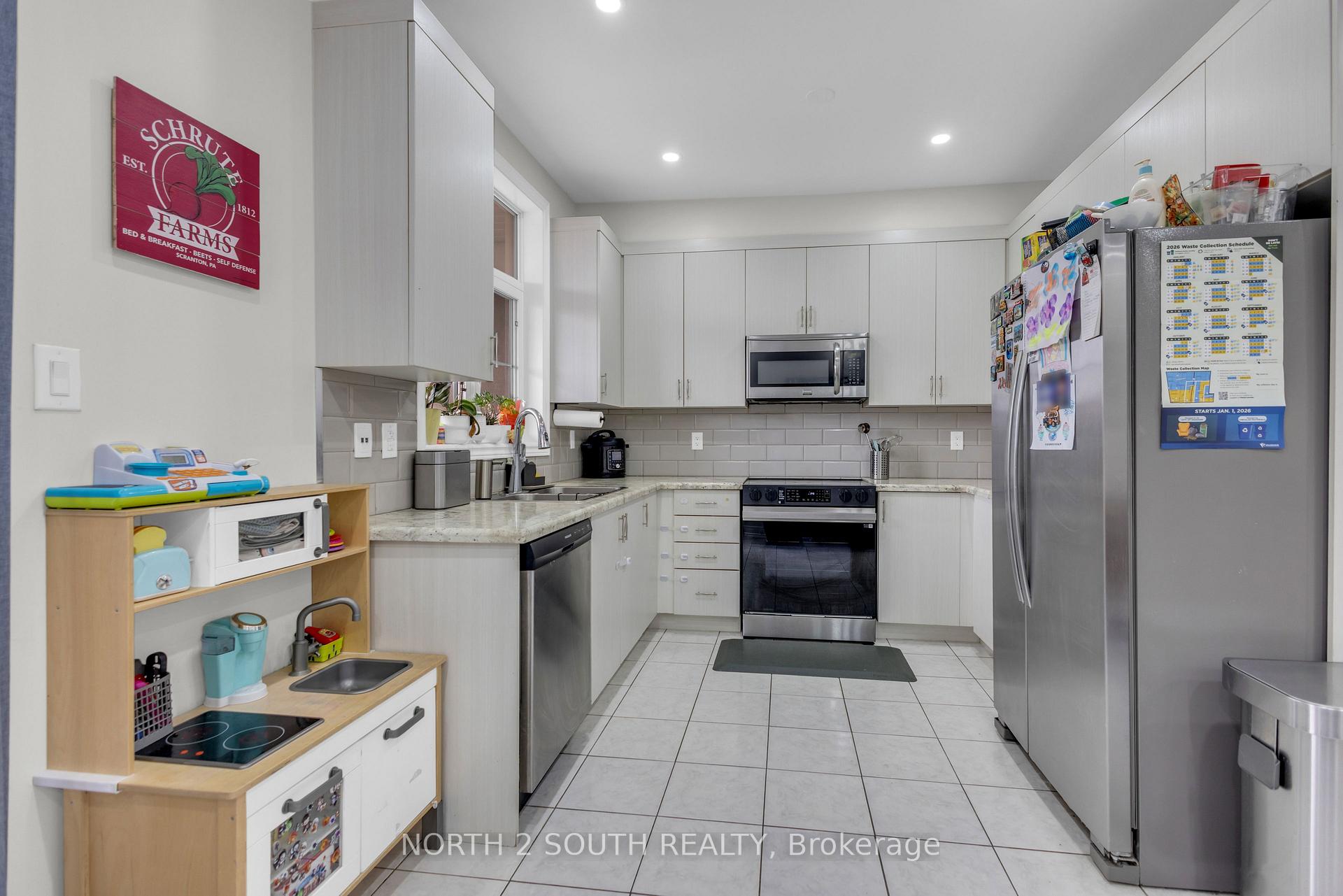 Photo 13 of 110 Grand Trunk Avenue, Vaughan, Patterson — HOMEH