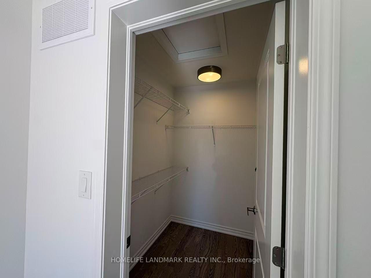 Photo 8 of 3280 Meadowridge Drive, Oakville, Joshua Meadows — HOMEH