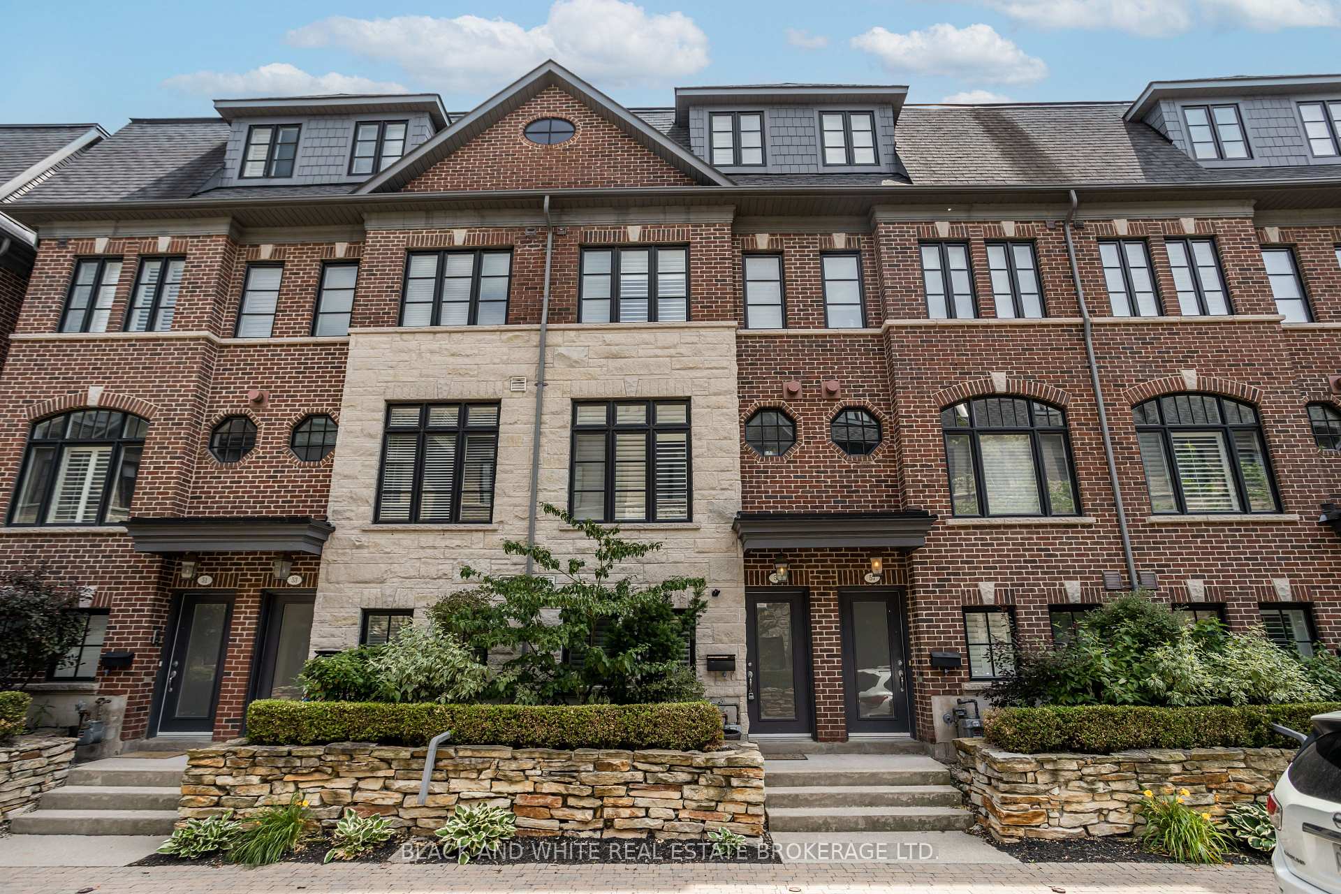 Front of 55 Lobo Mews