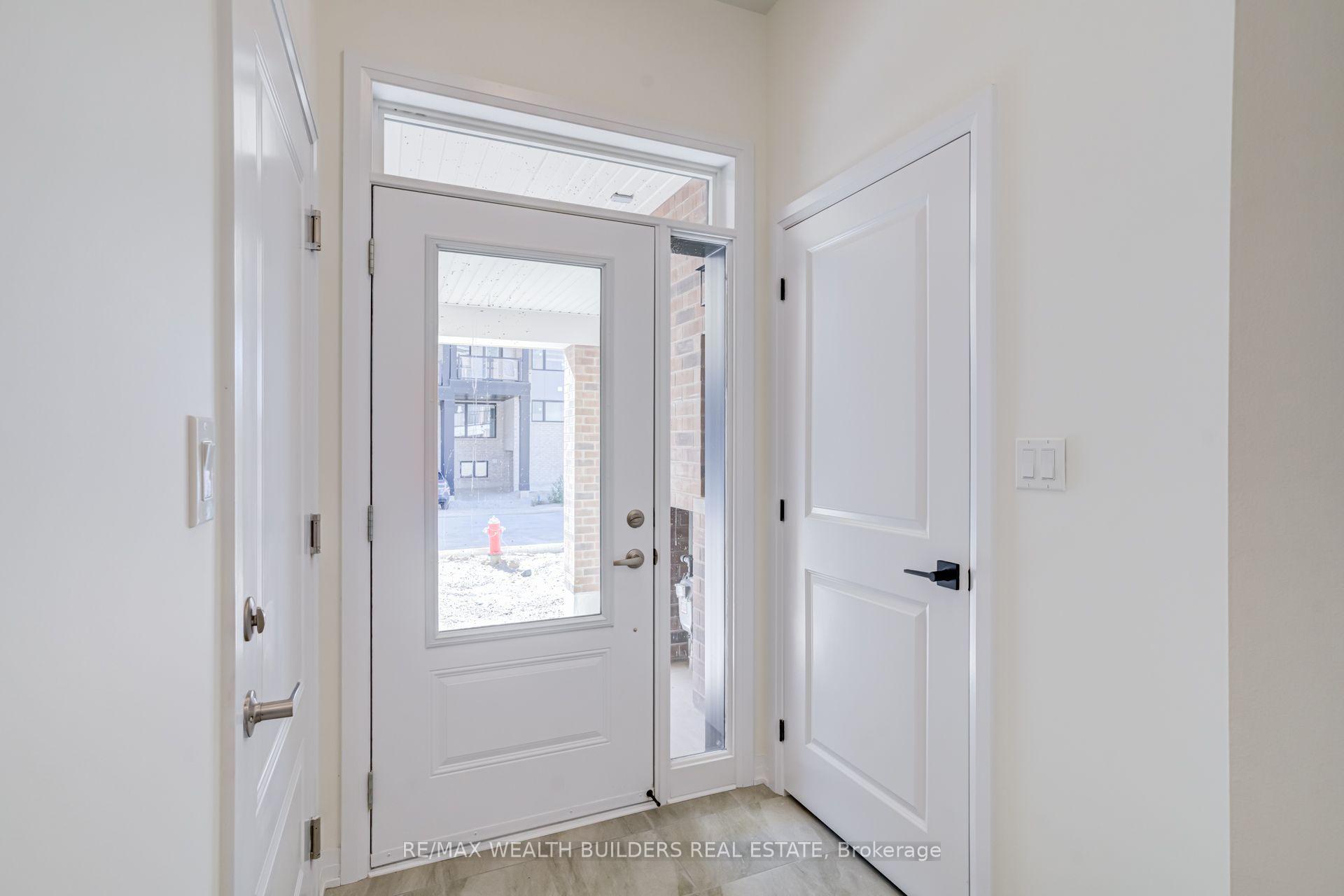 Photo 3 of 6 Thornbird Crescent, Brampton, Northwest Brampton — HOMEH