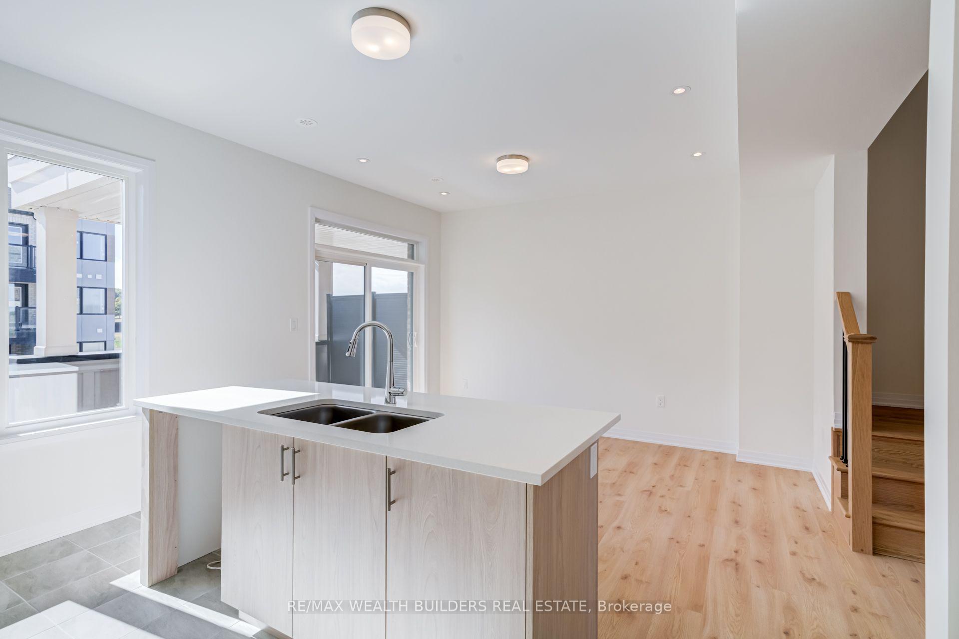 Photo 11 of 6 Thornbird Crescent, Brampton, Northwest Brampton — HOMEH